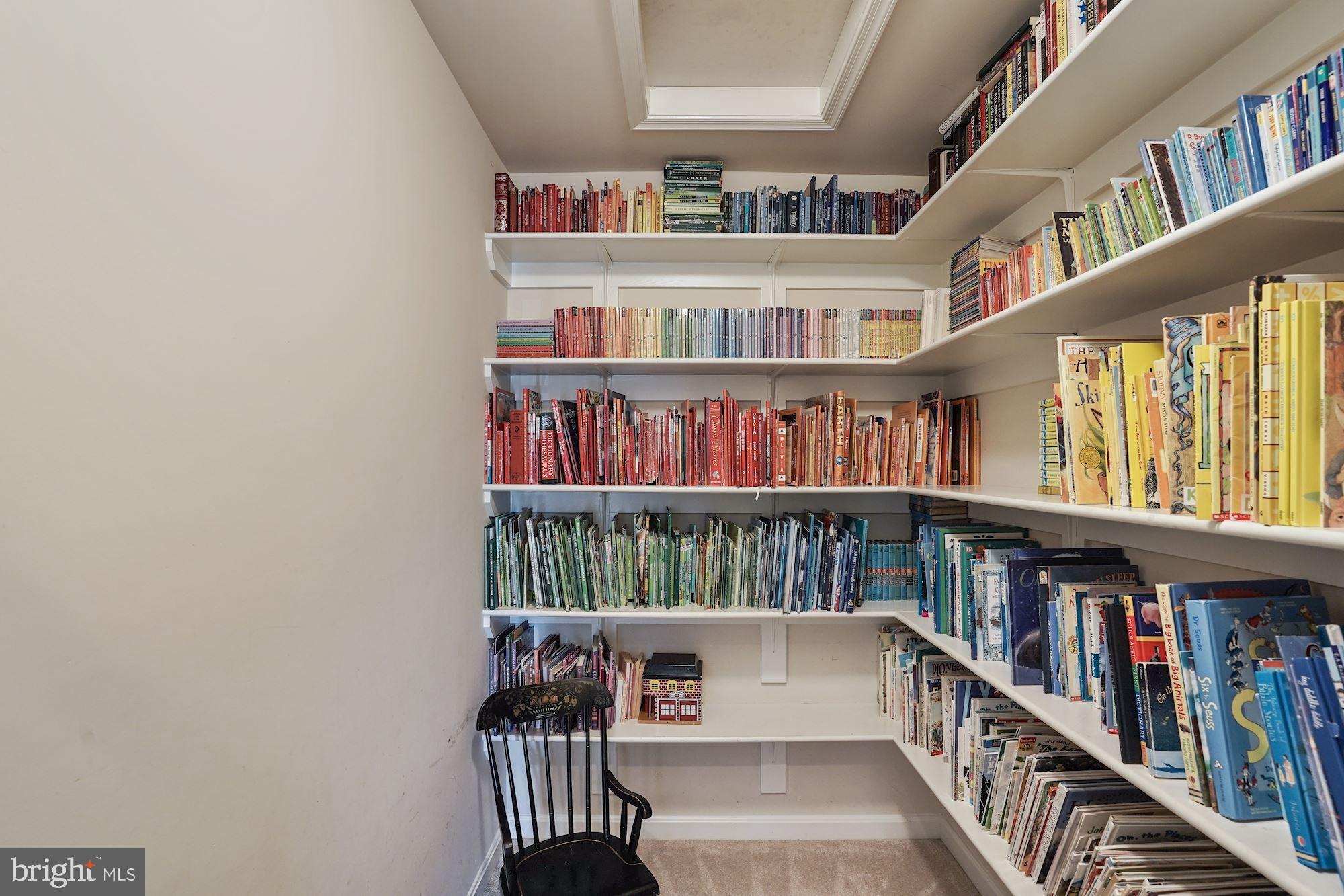 VILLAGE CASE - Residential