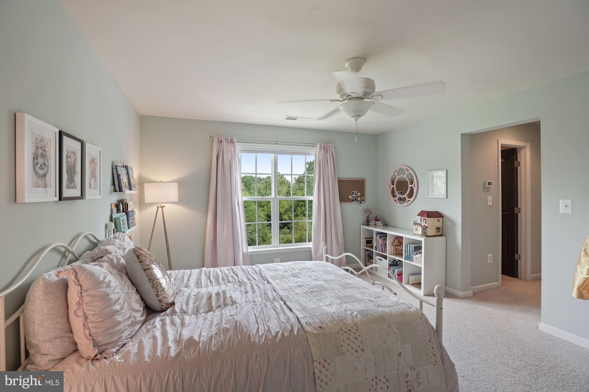 VILLAGE CASE - Residential