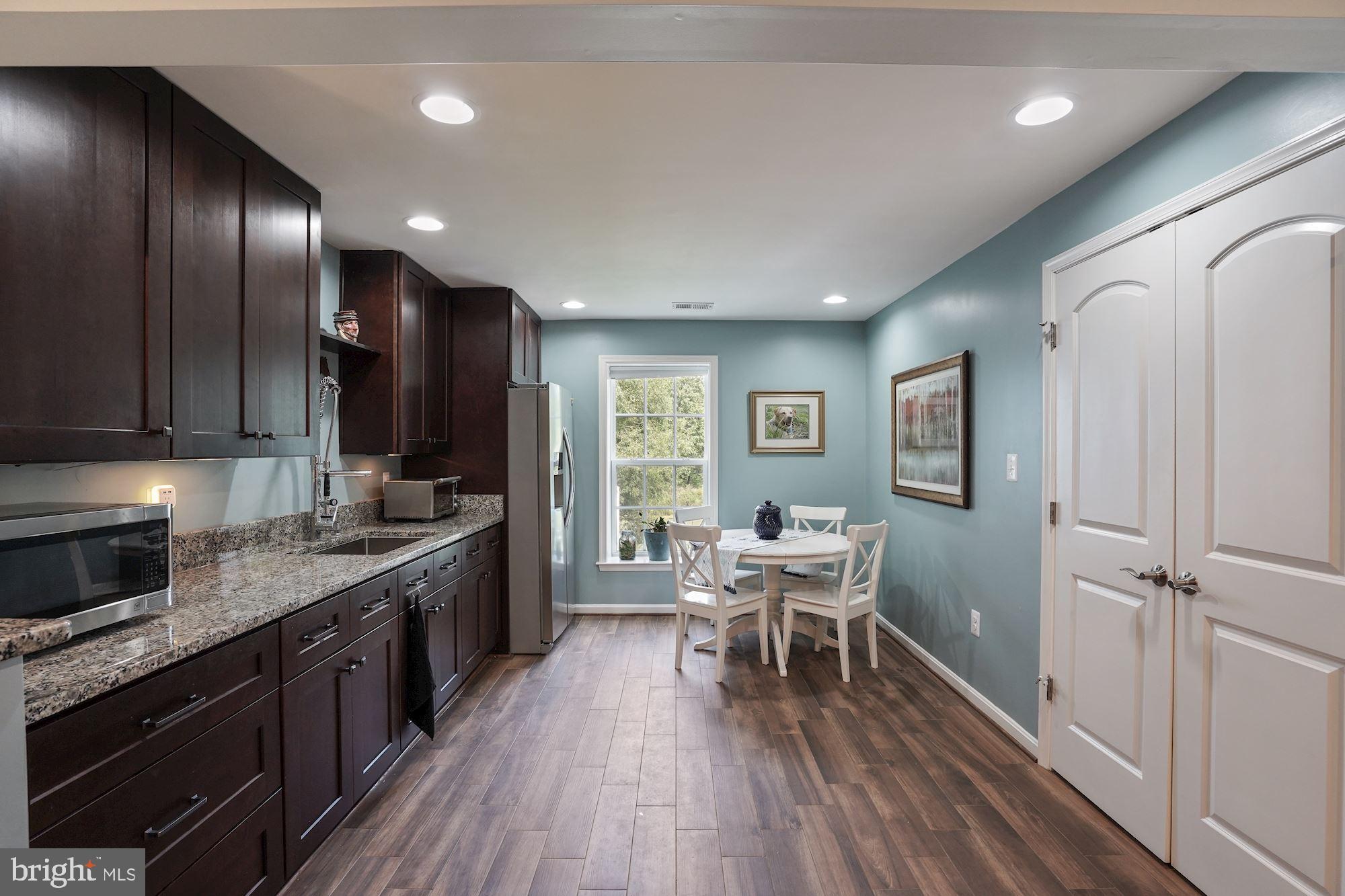 VILLAGE CASE - Residential