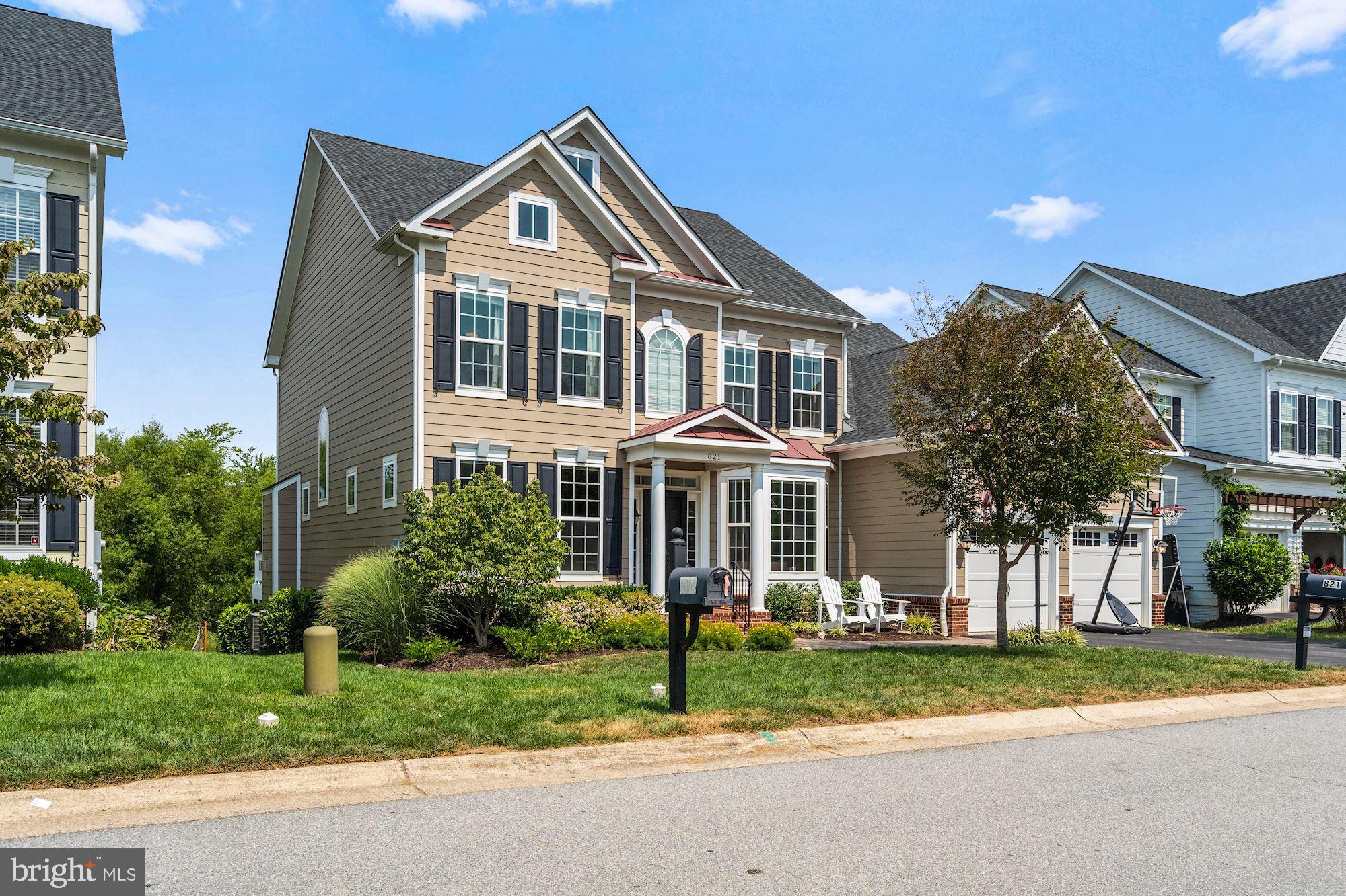 VILLAGE CASE - Residential