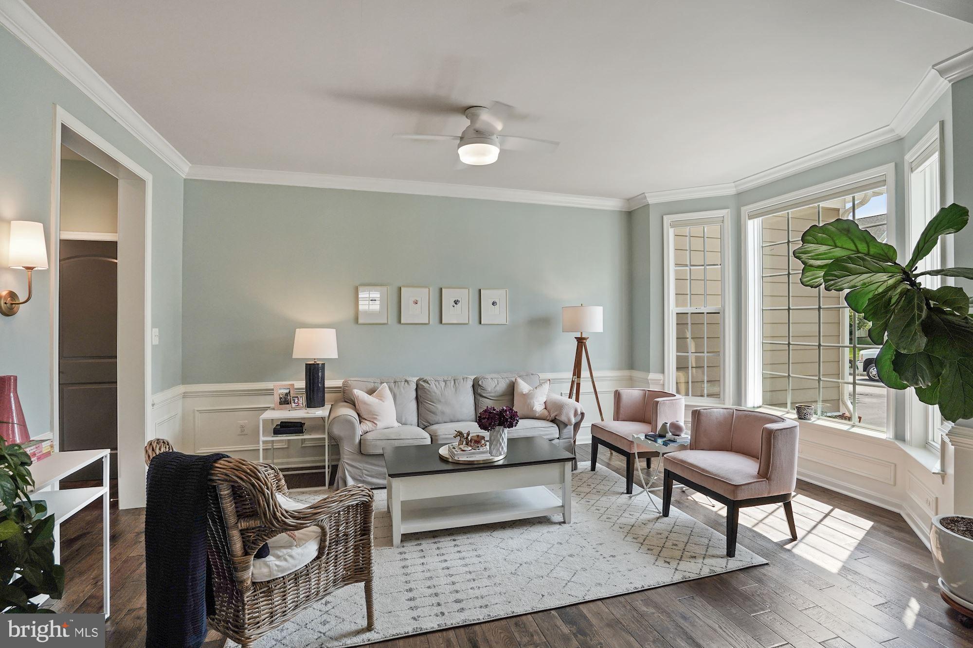 VILLAGE CASE - Residential