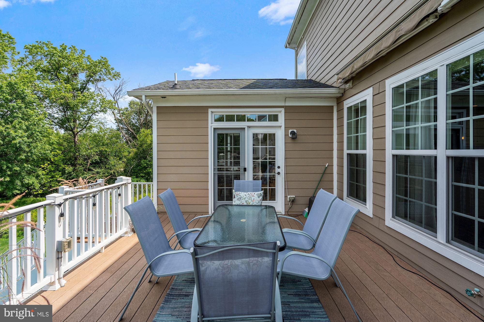 VILLAGE CASE - Residential