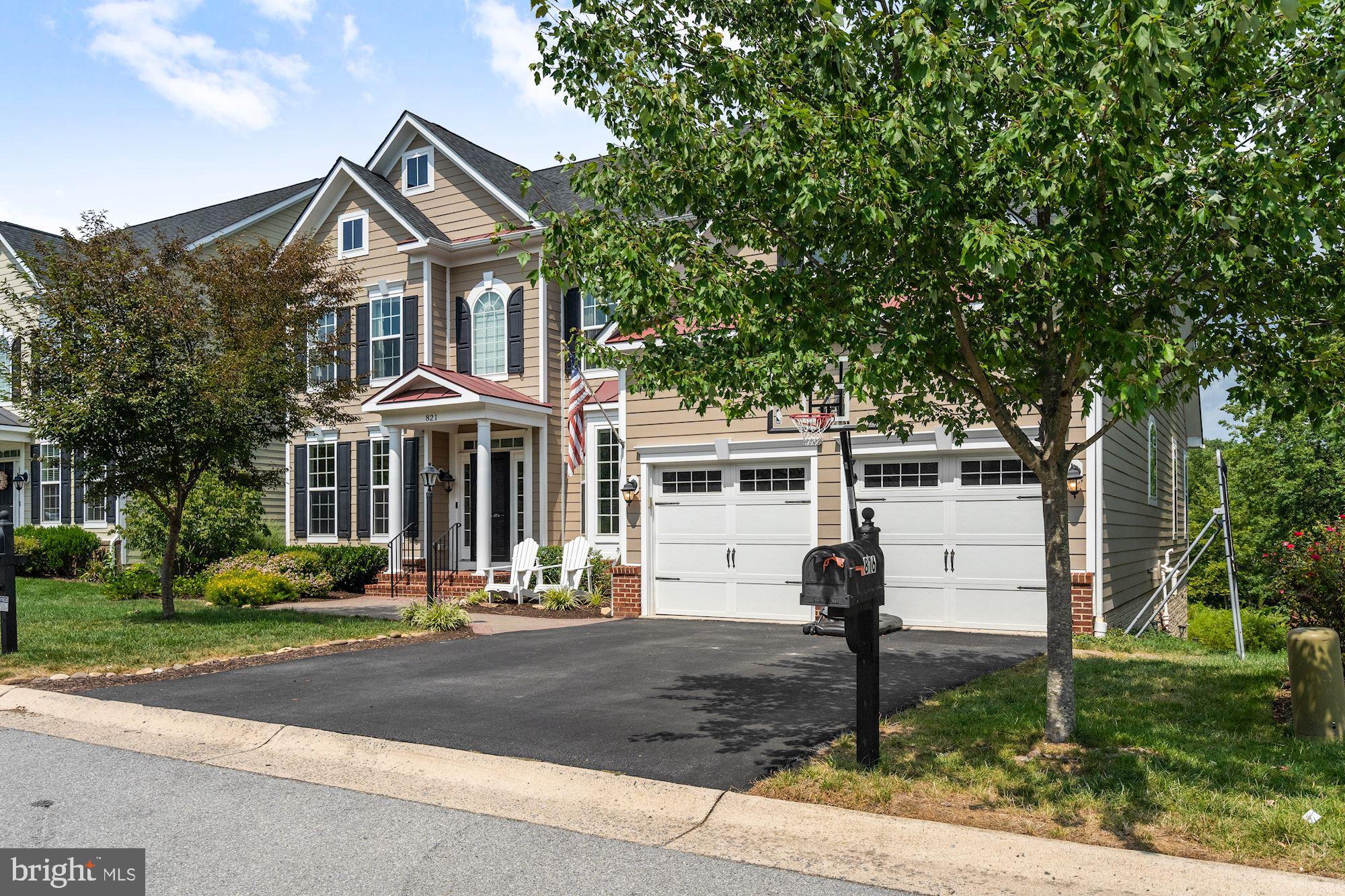 VILLAGE CASE - Residential