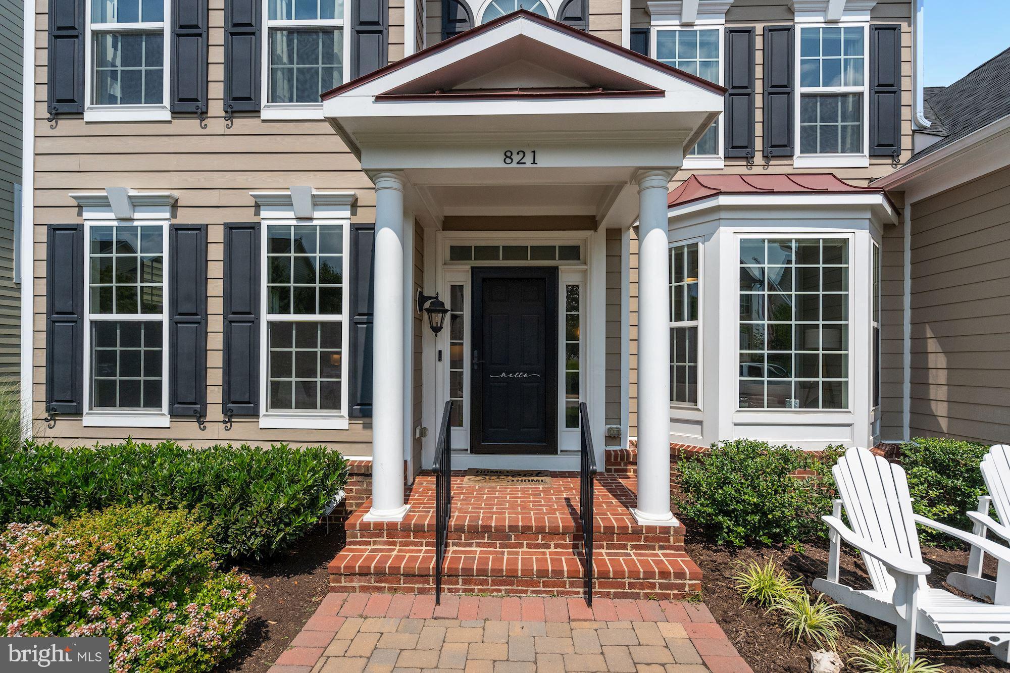 VILLAGE CASE - Residential