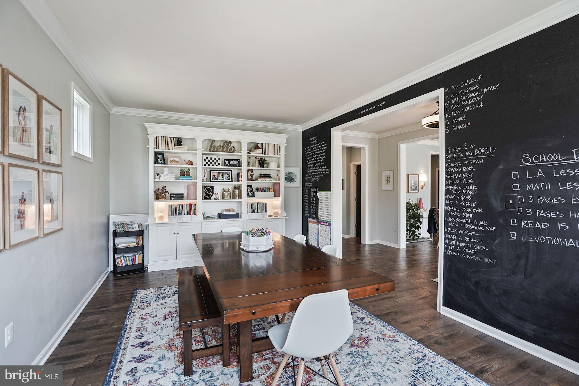 VILLAGE CASE - Residential