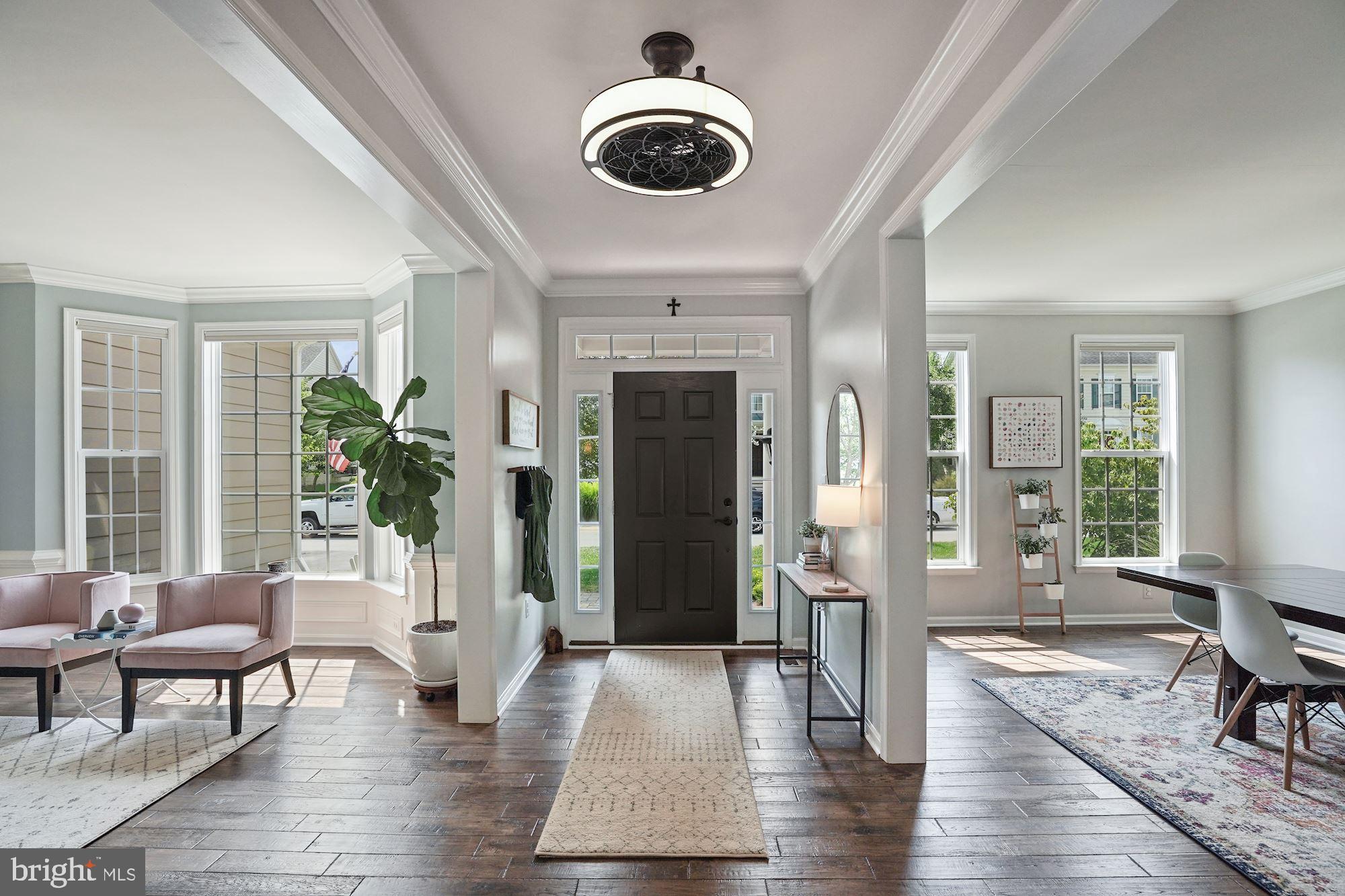 VILLAGE CASE - Residential