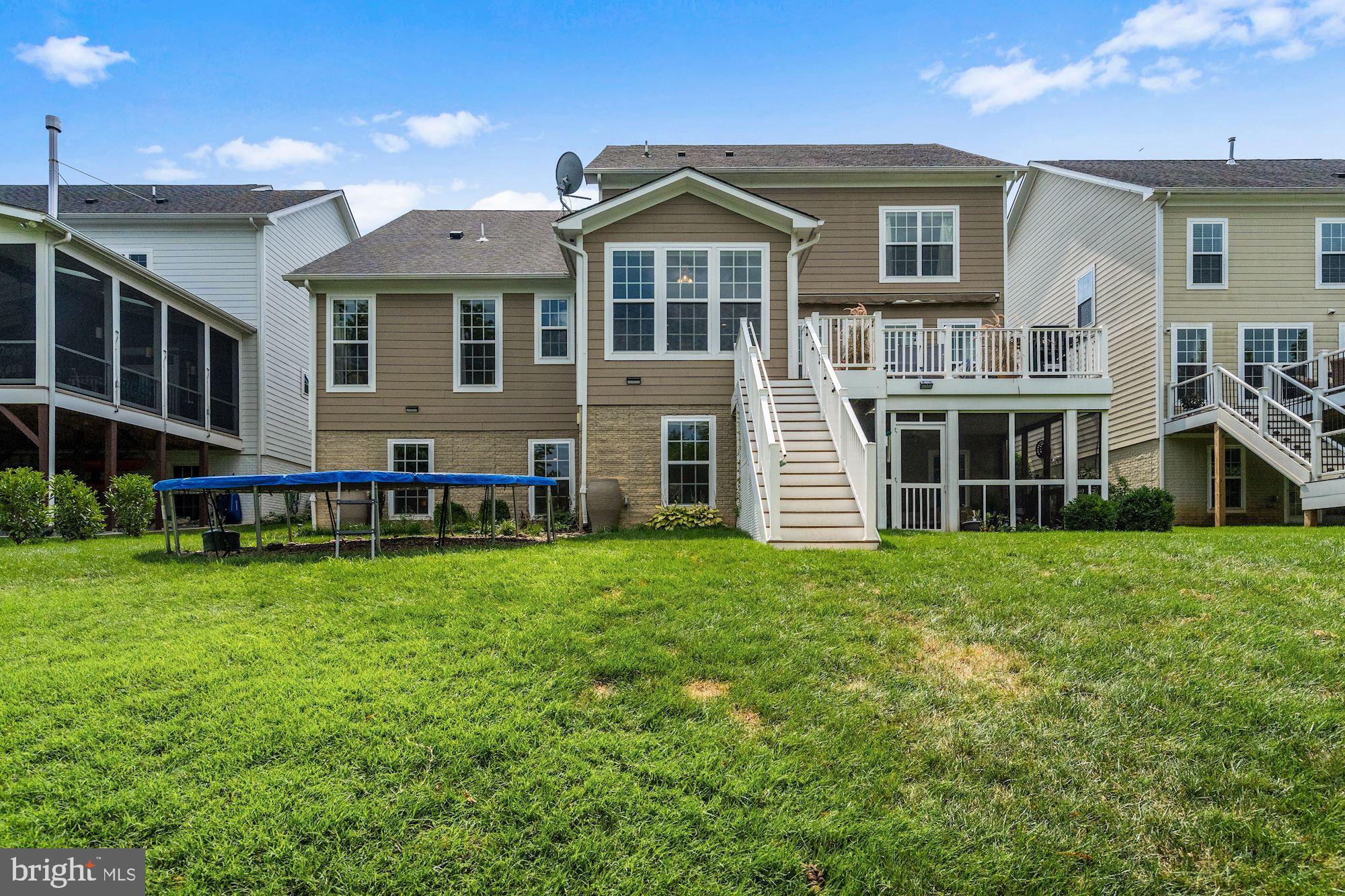 VILLAGE CASE - Residential