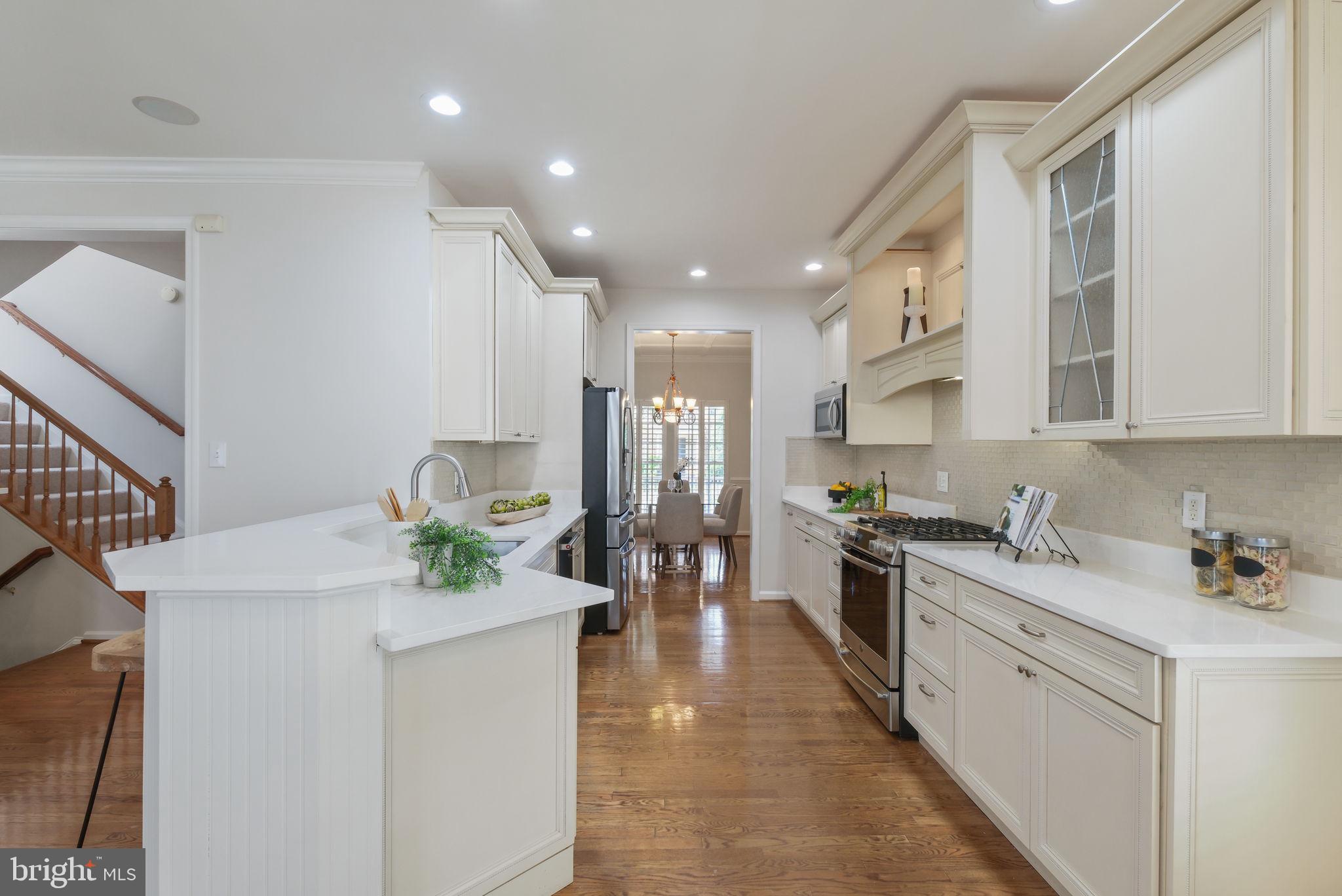 LAKELANDS - Residential