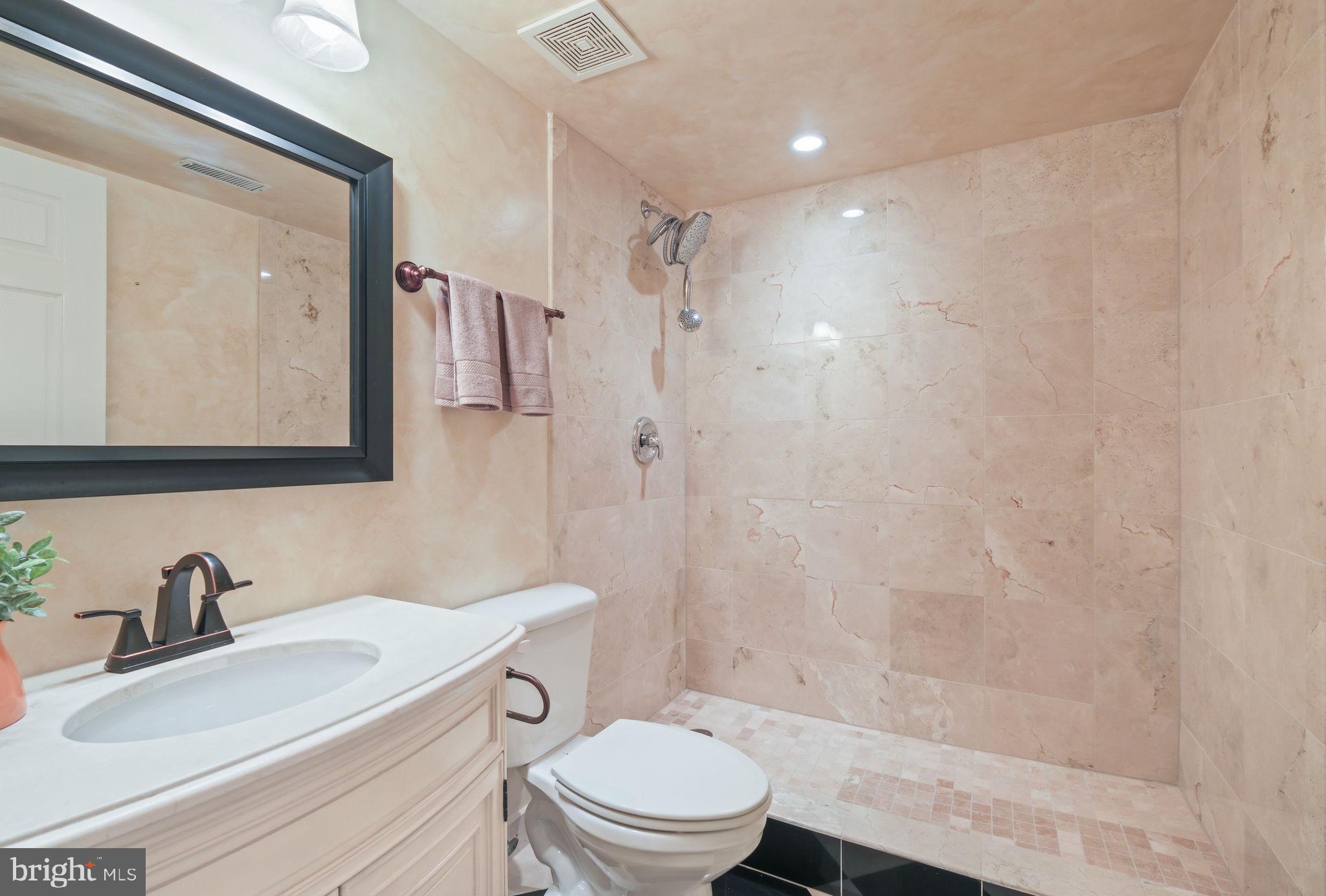 LAKELANDS - Residential