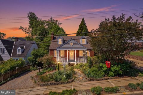 Photo of 1616 N Taylor Street, ARLINGTON, VA 22207 (MLS # VAAR2072010)