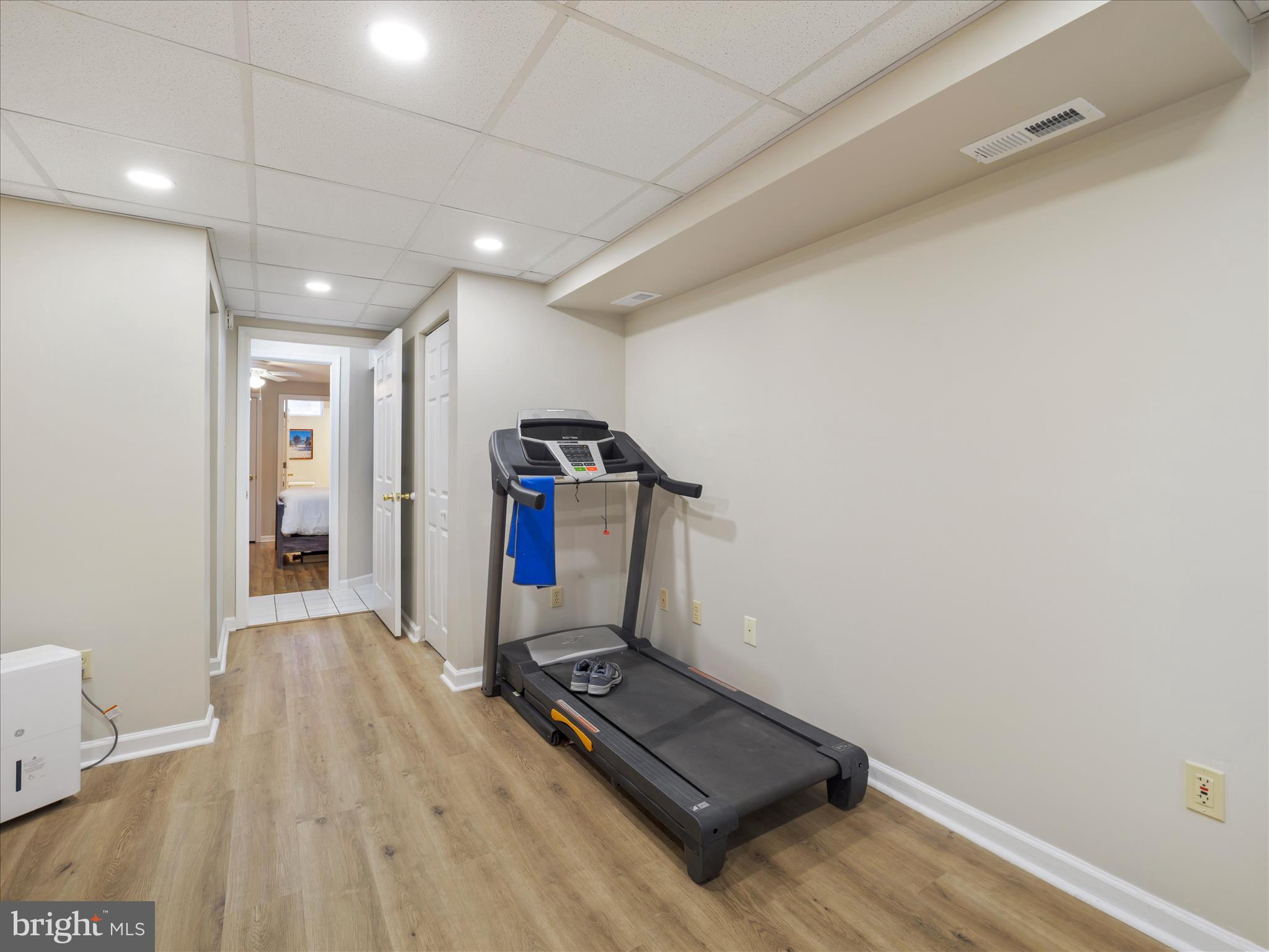 WHISPERING HILLS - Residential