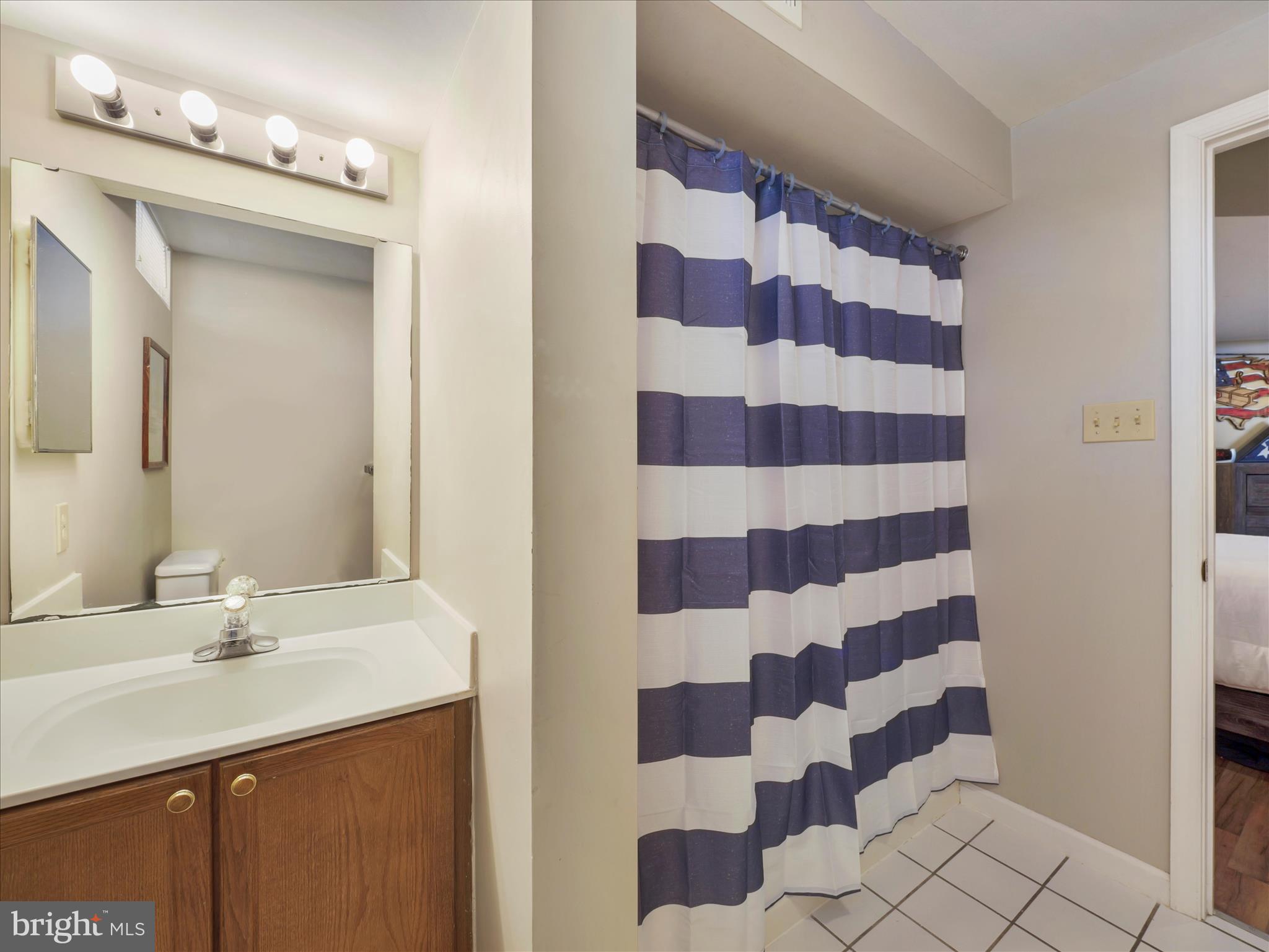 WHISPERING HILLS - Residential