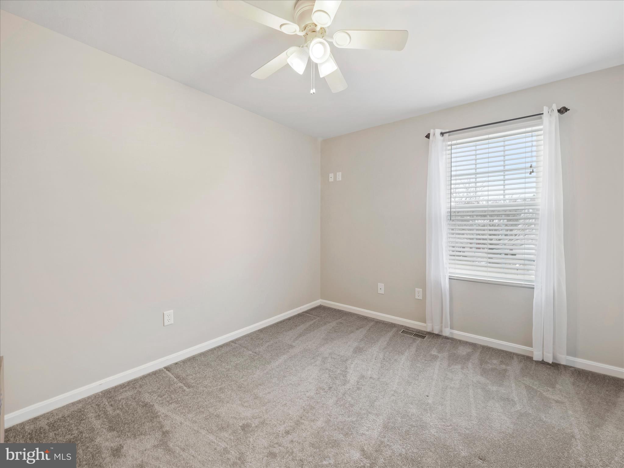 WHISPERING HILLS - Residential