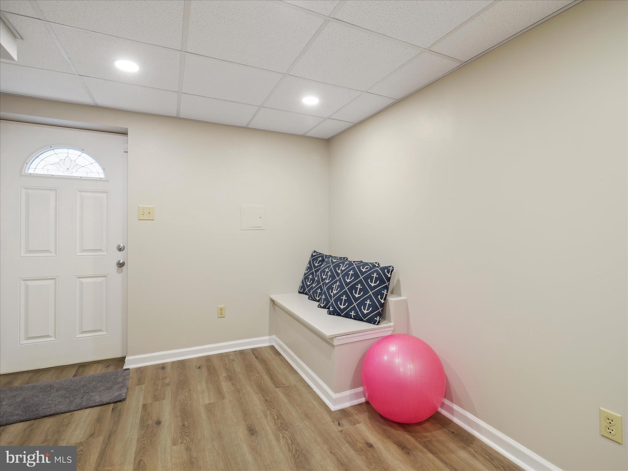 WHISPERING HILLS - Residential