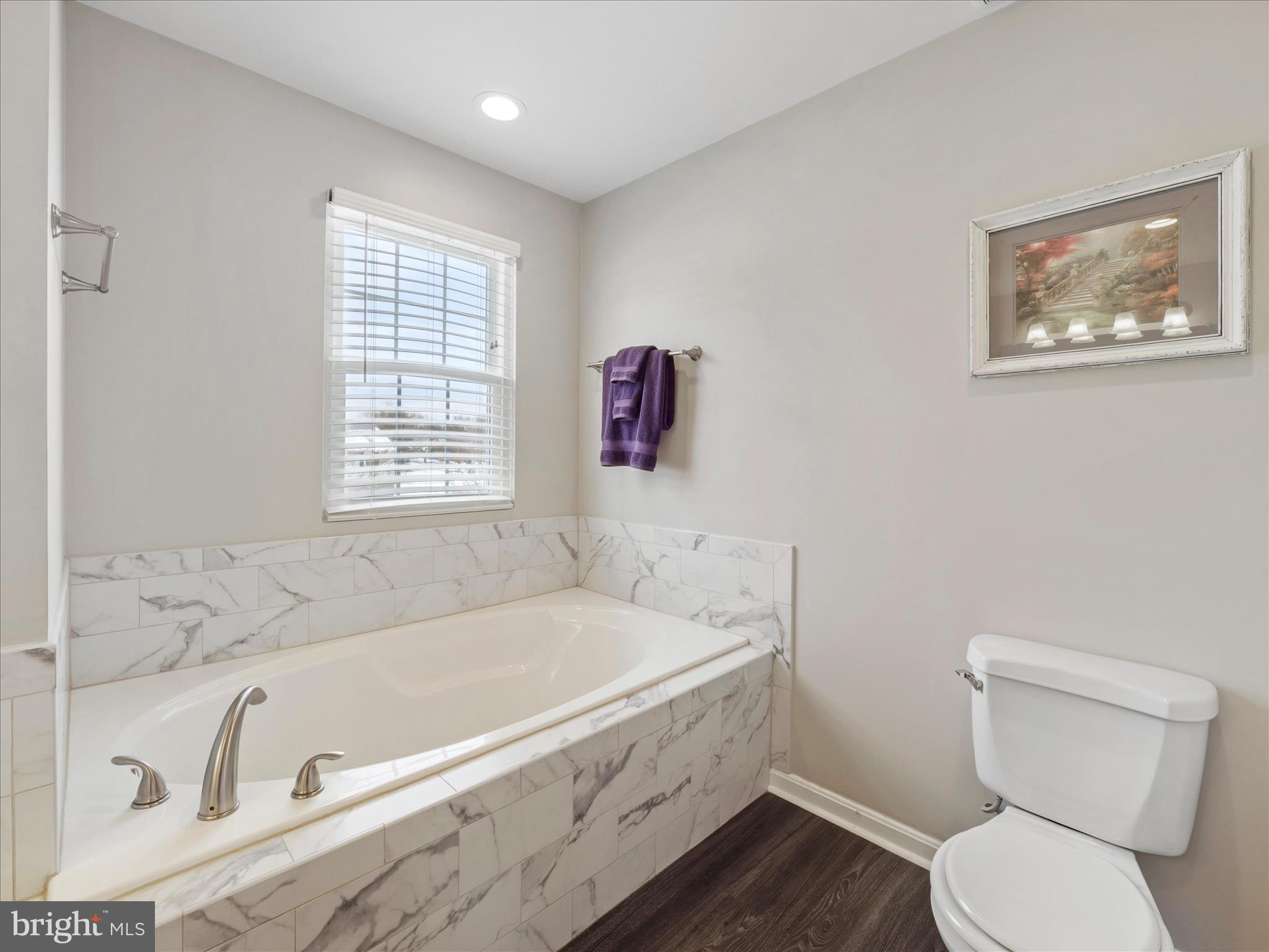 WHISPERING HILLS - Residential