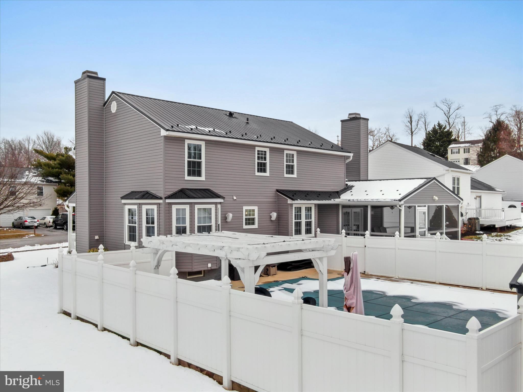 WHISPERING HILLS - Residential