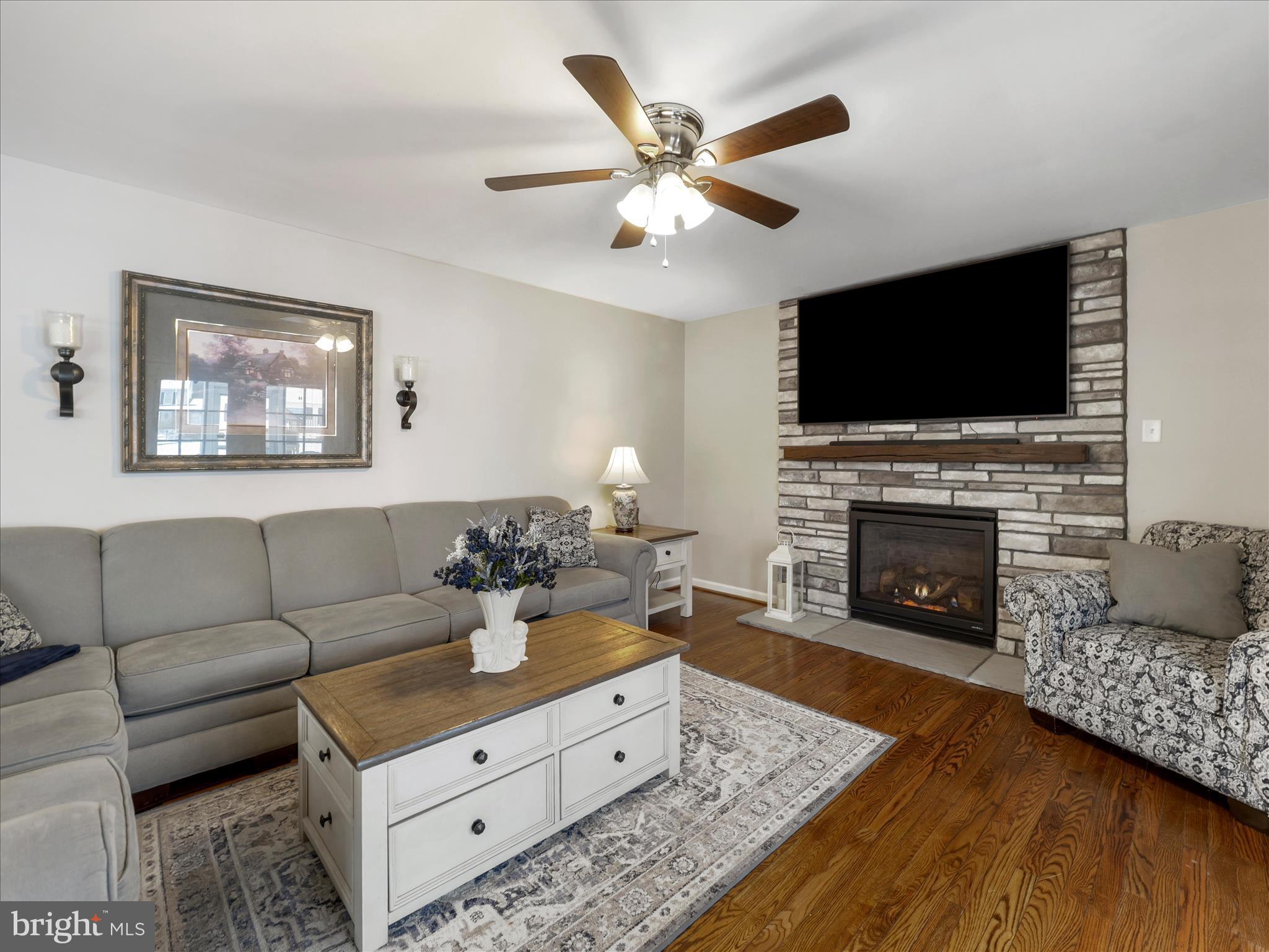 WHISPERING HILLS - Residential