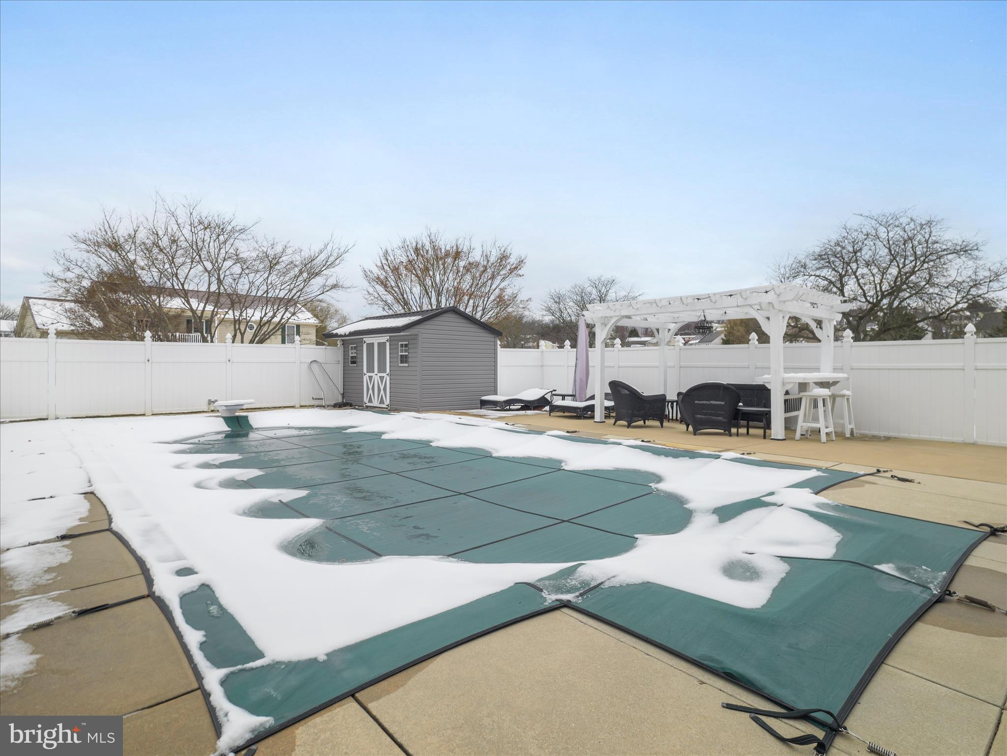 WHISPERING HILLS - Residential