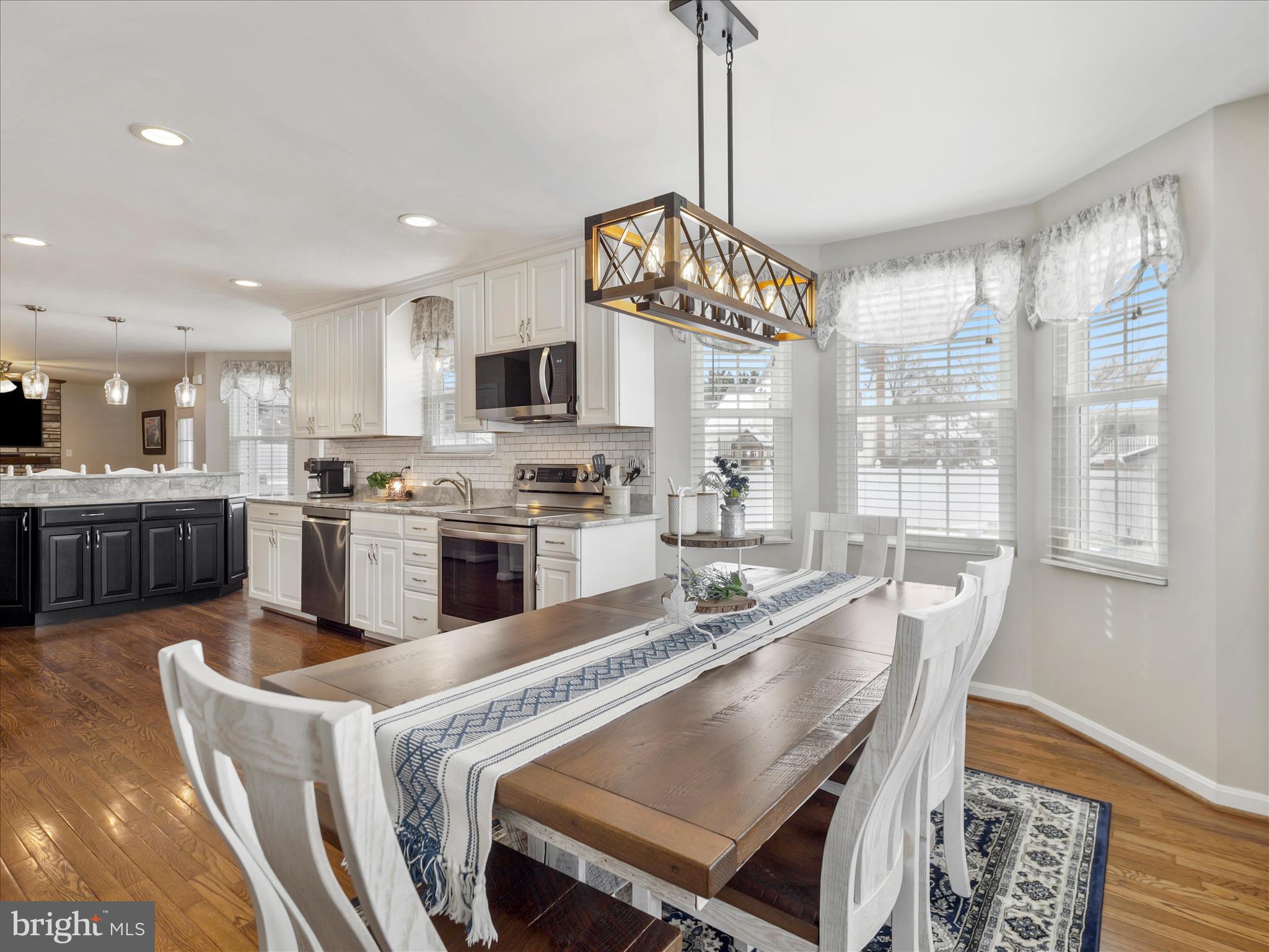 WHISPERING HILLS - Residential