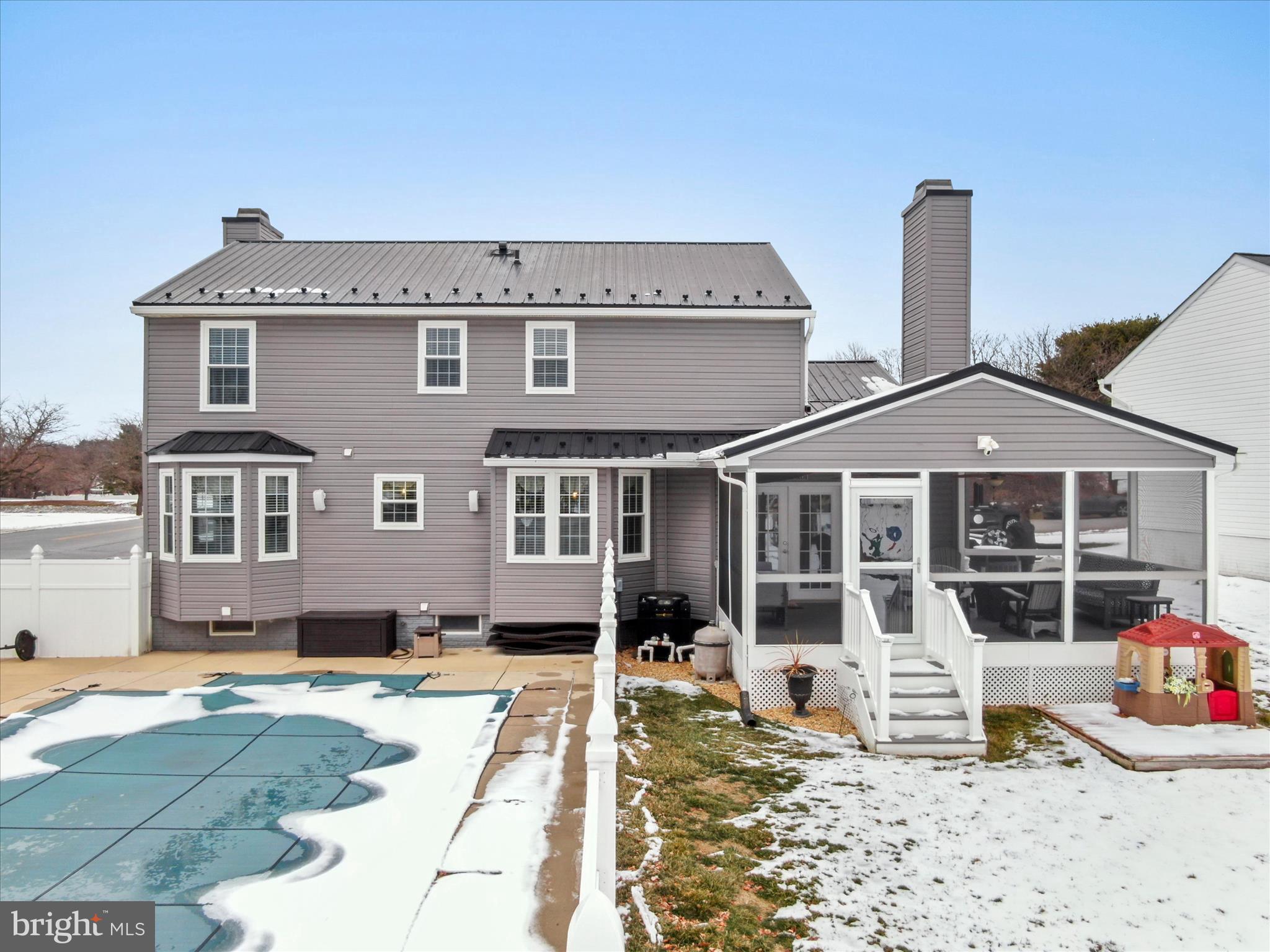 WHISPERING HILLS - Residential