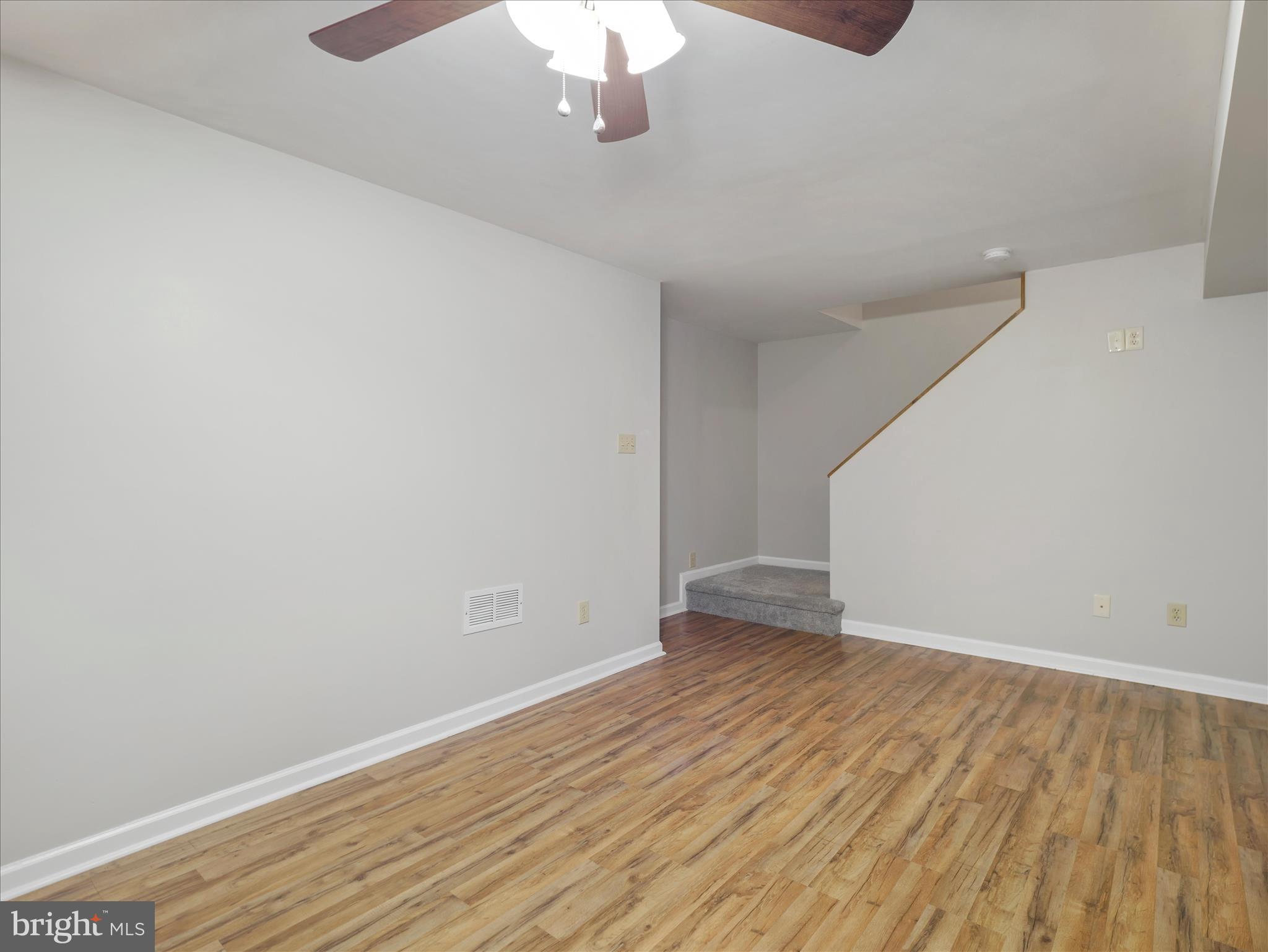 WHISPERING HILLS - Residential