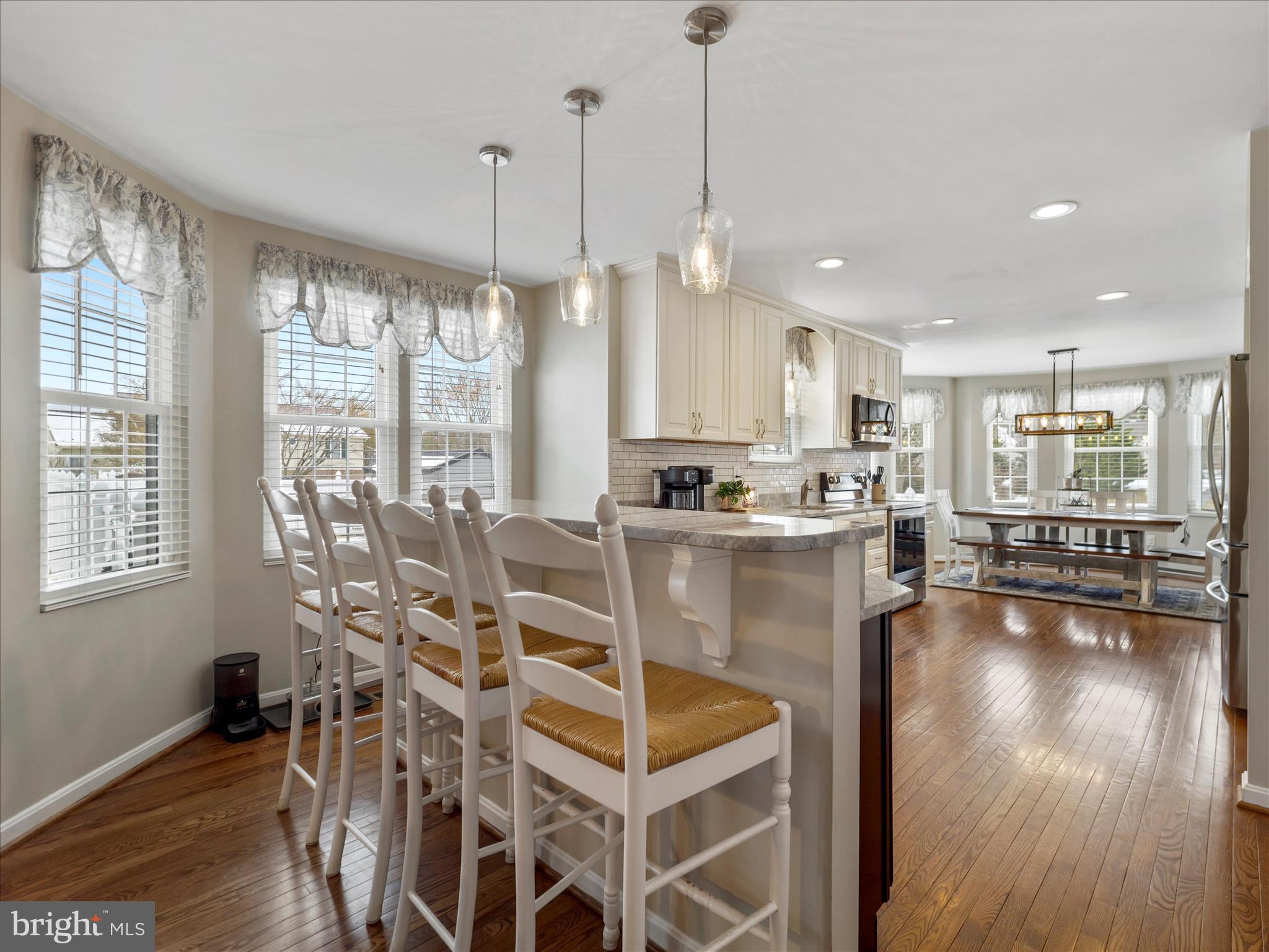 WHISPERING HILLS - Residential