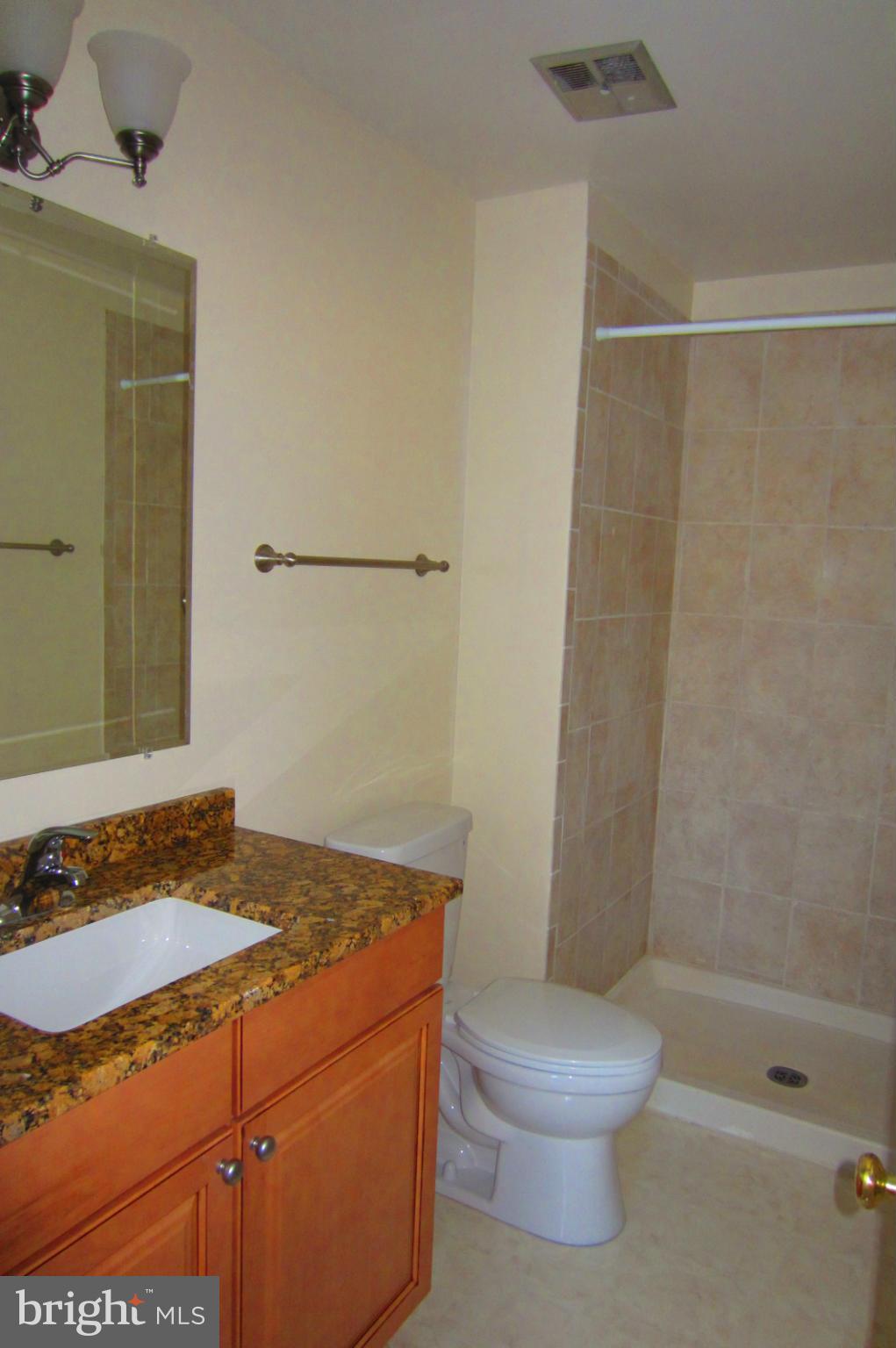 LAKEPOINTE - Residential Lease