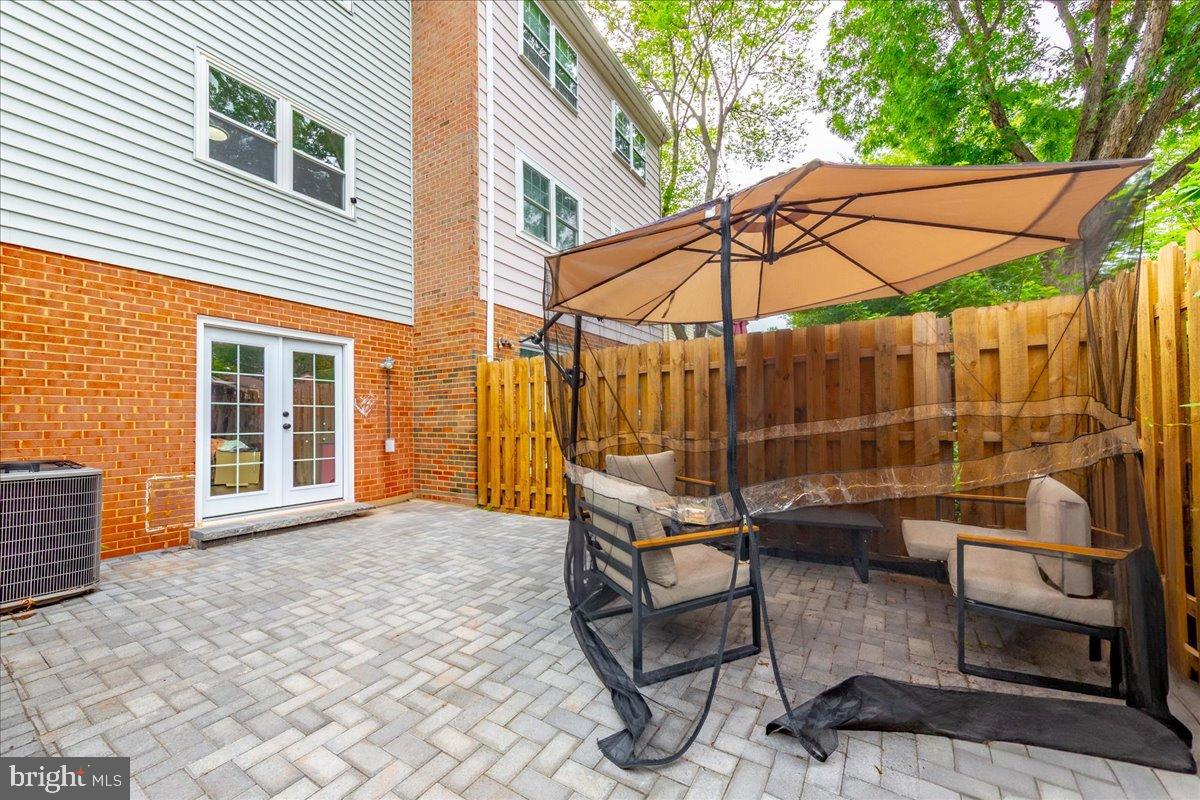 9188 LAURELWOOD COURT