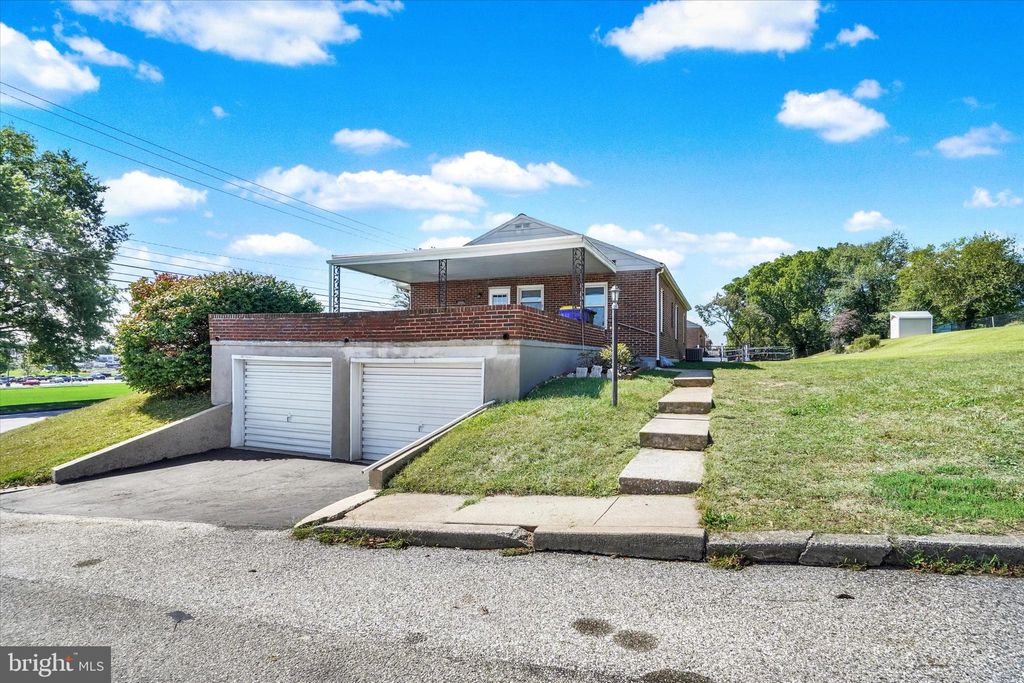 Photo of 1601 Bannister Street, YORK, PA 17404 (MLS # PAYK2090682)