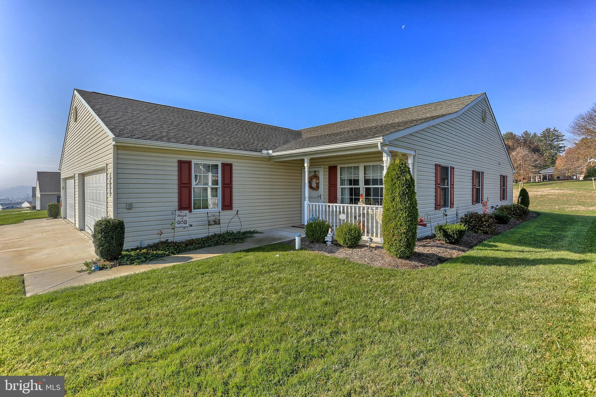 1253 Village Drive, Spring Grove, PA 17362