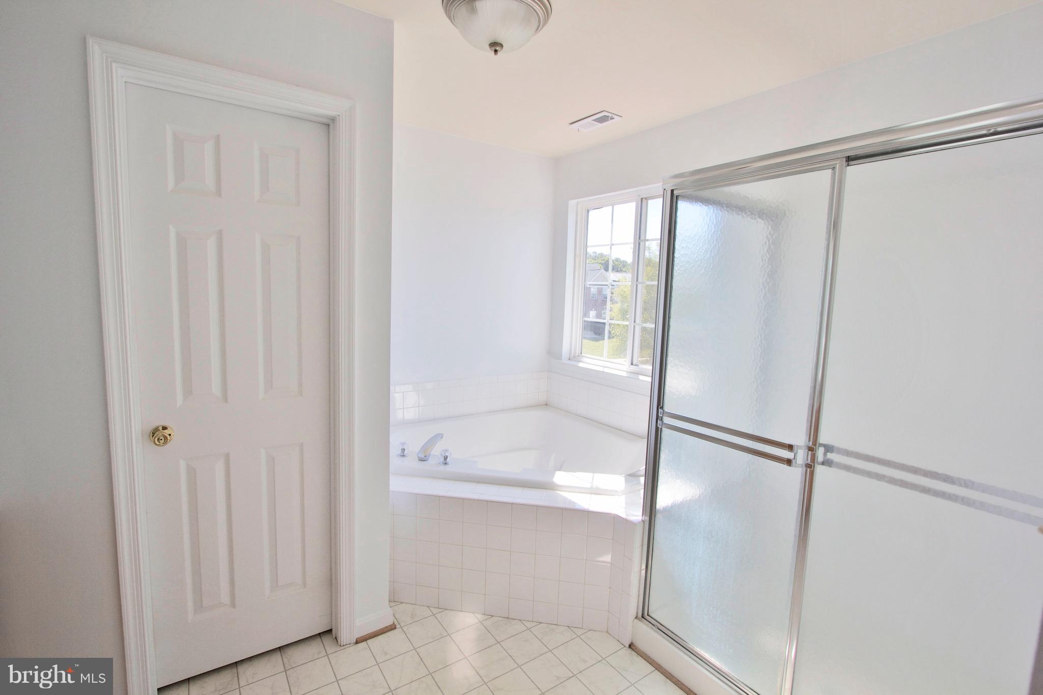 VILLAGES AT LEONARDTOWN - Residential Lease