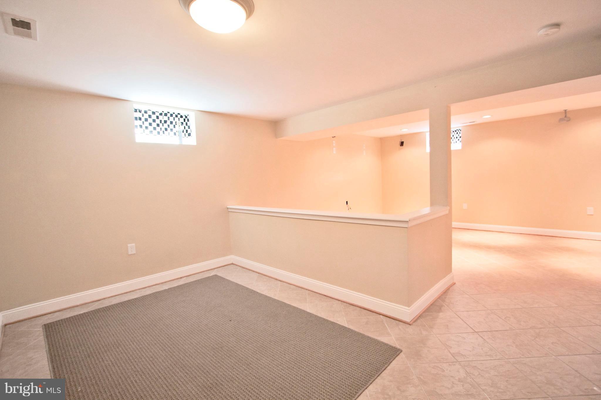 VILLAGES AT LEONARDTOWN - Residential Lease