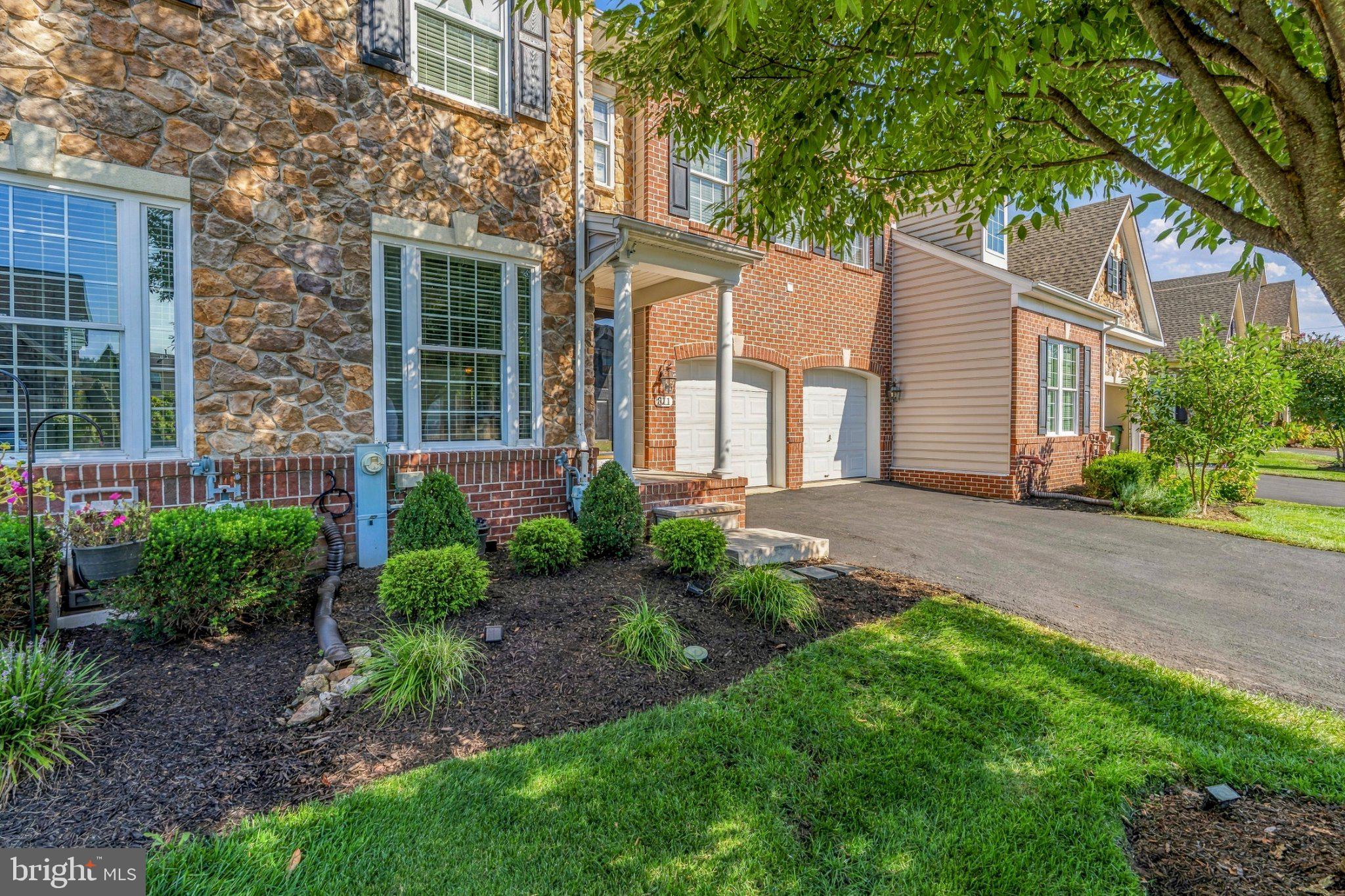 811 BRIDLE PATH
