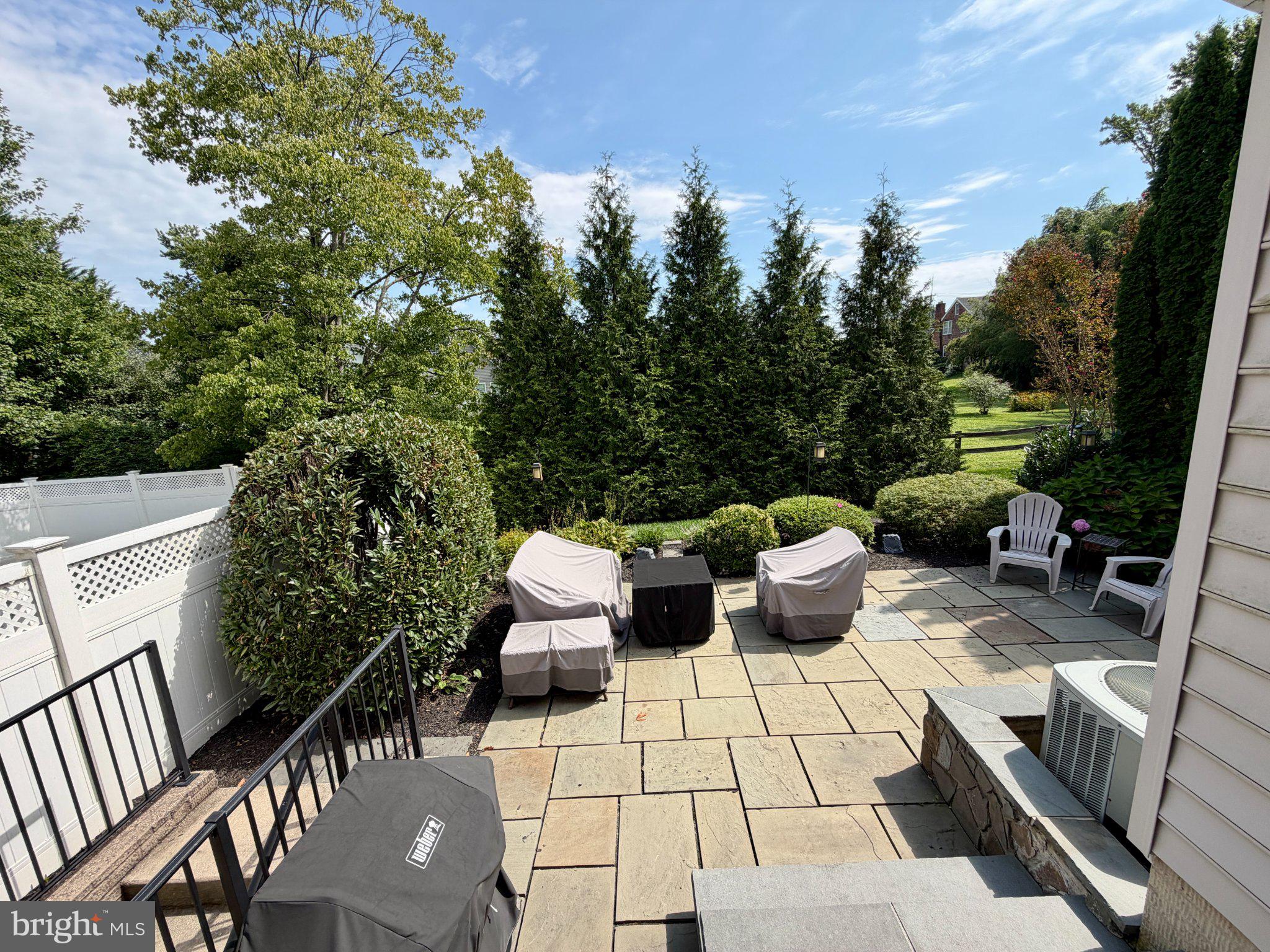 811 BRIDLE PATH