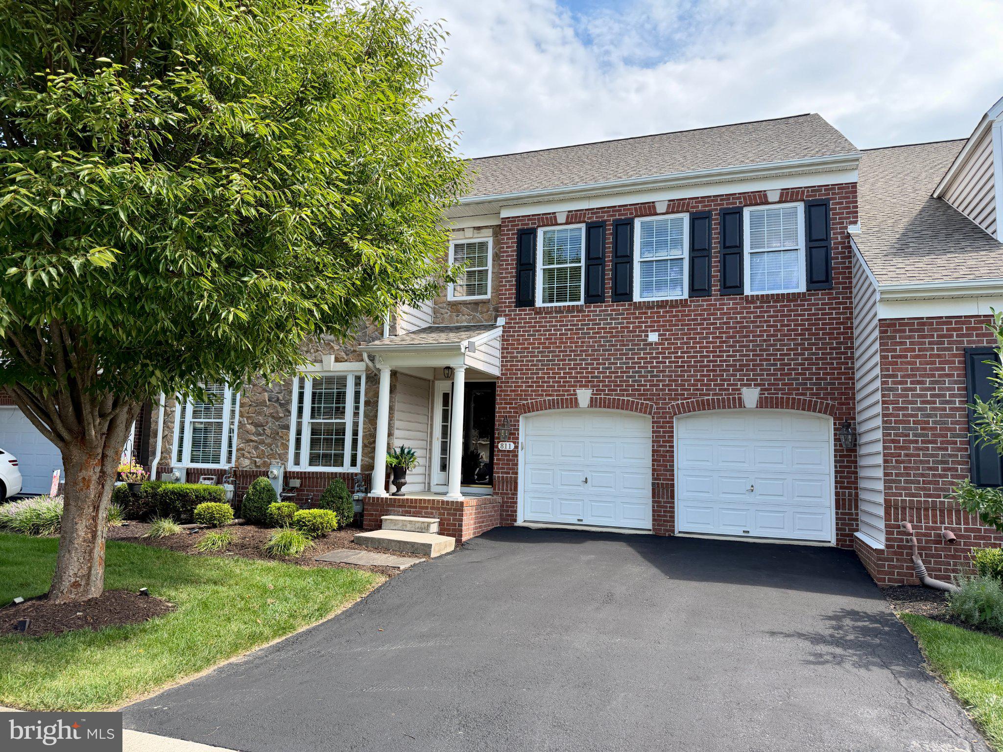 811 BRIDLE PATH