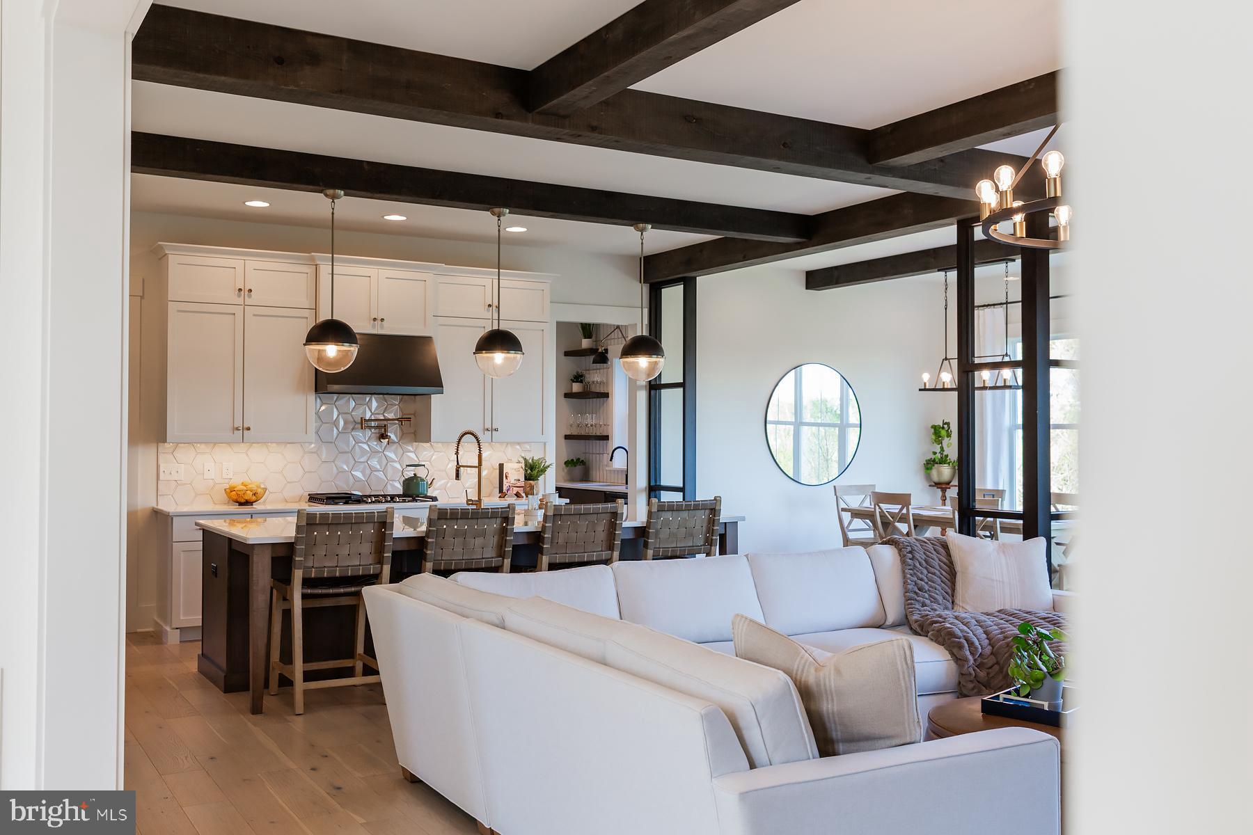 1016 VALLEY CROSSING DRIVE