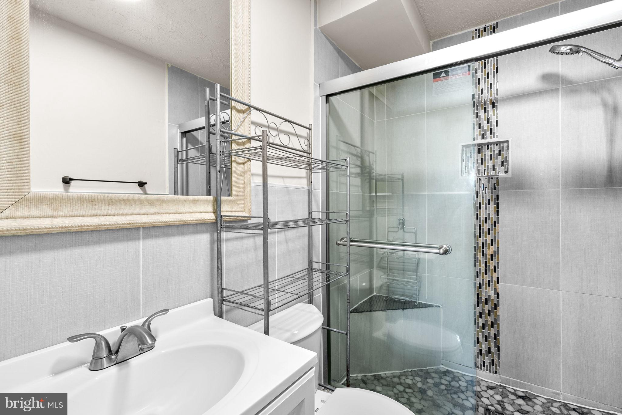 GLEN ORA - Residential