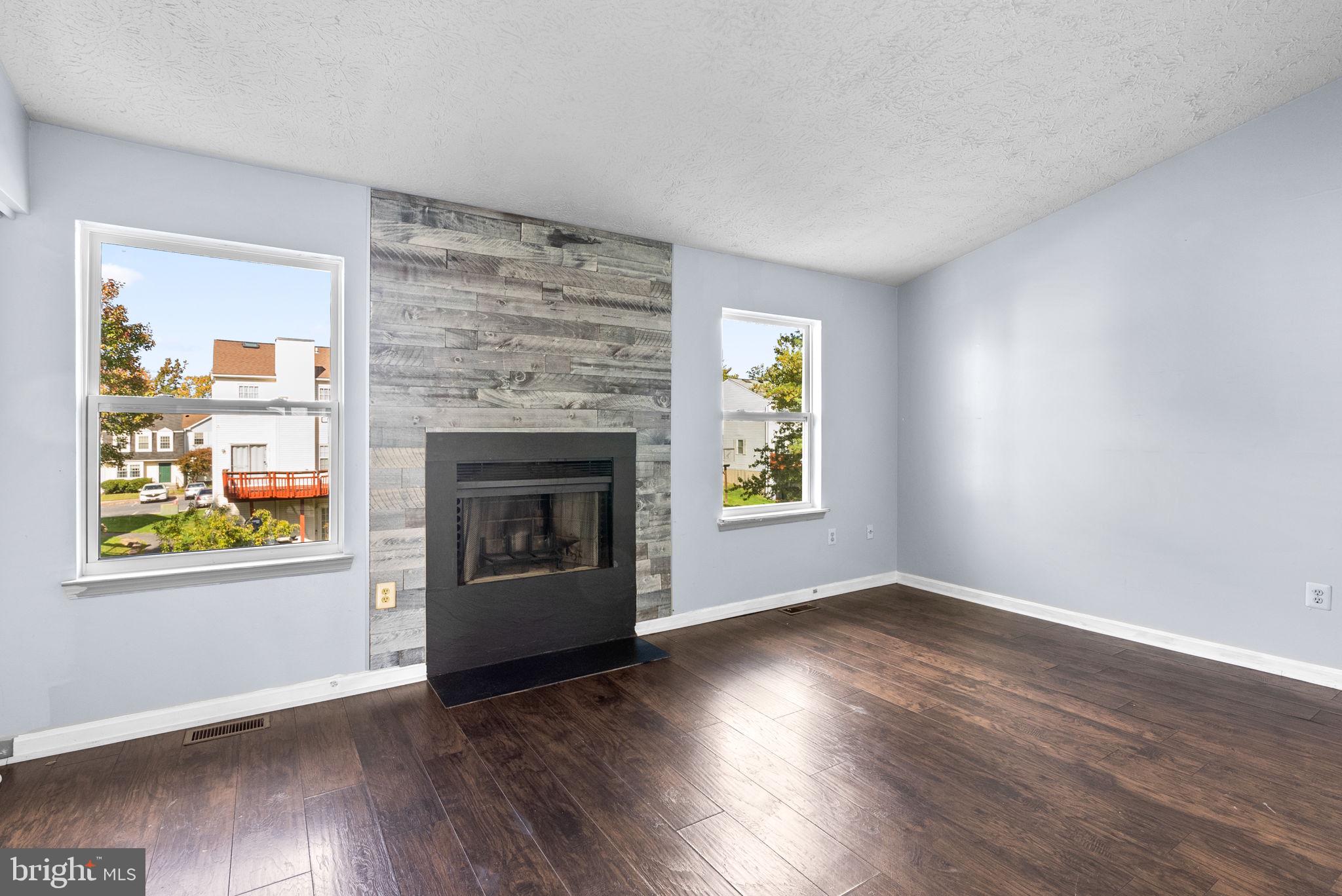 GLEN ORA - Residential