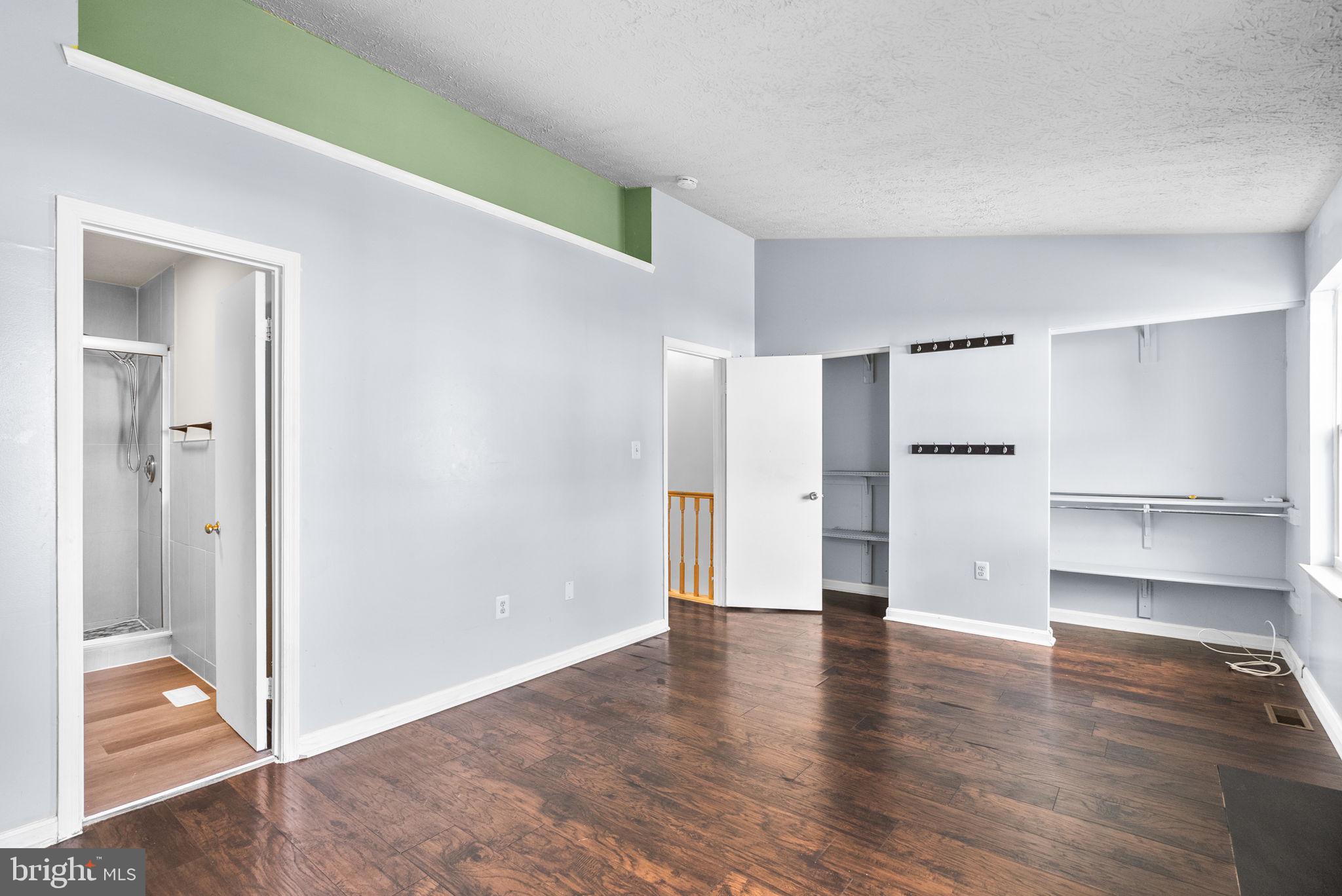 GLEN ORA - Residential