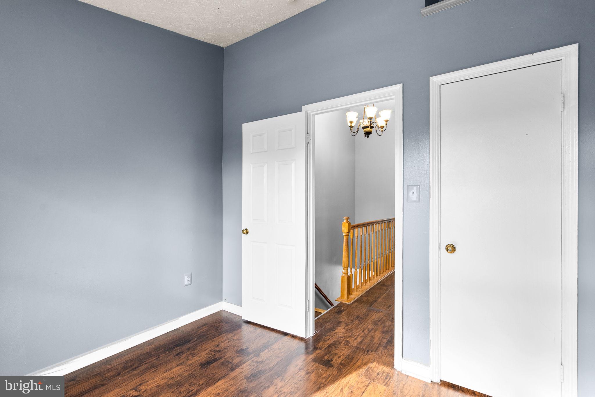 GLEN ORA - Residential