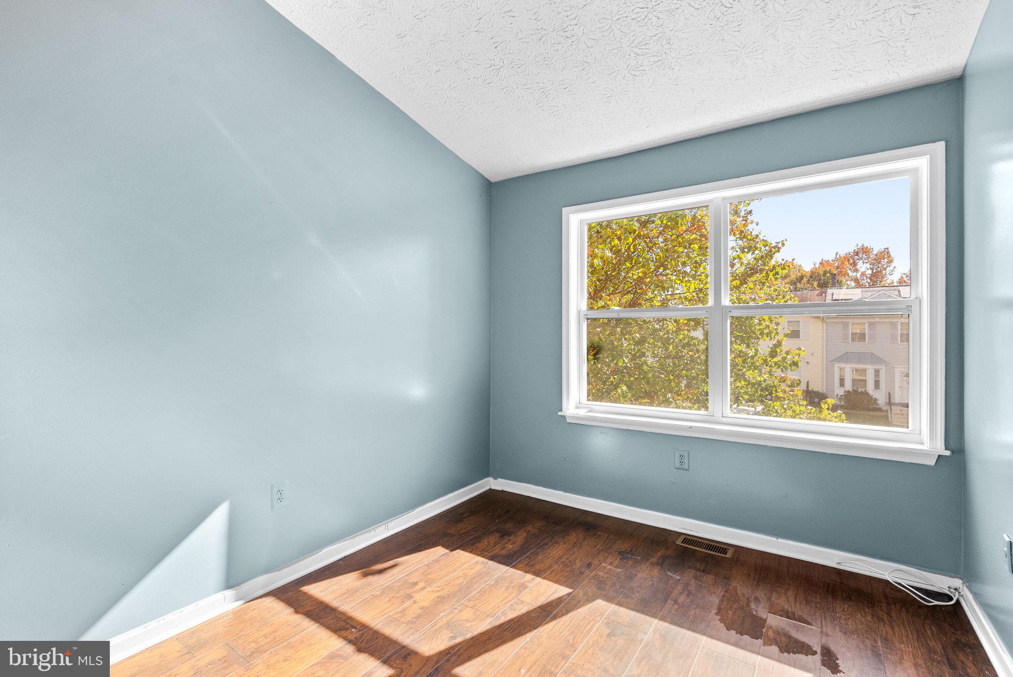 GLEN ORA - Residential