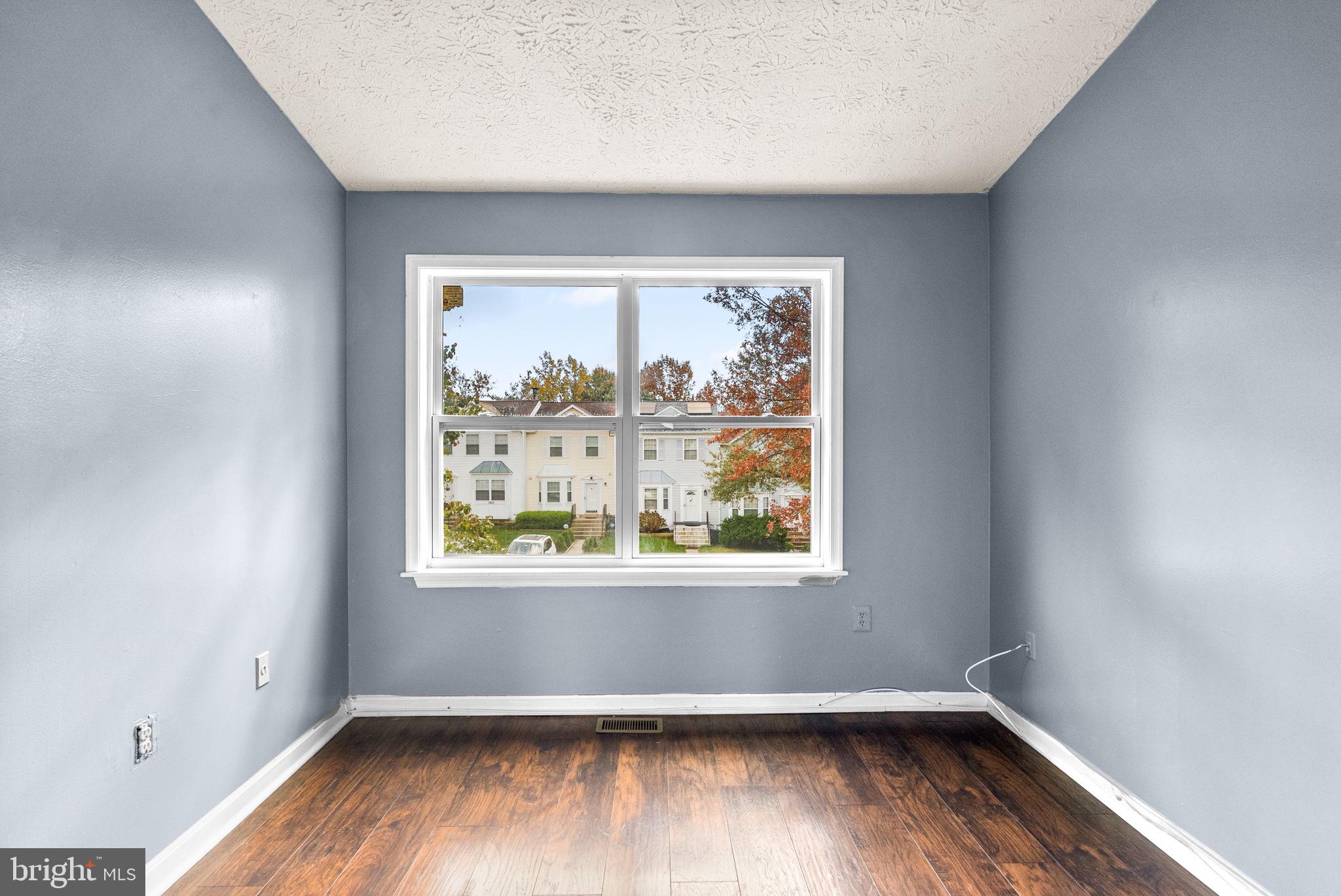 GLEN ORA - Residential