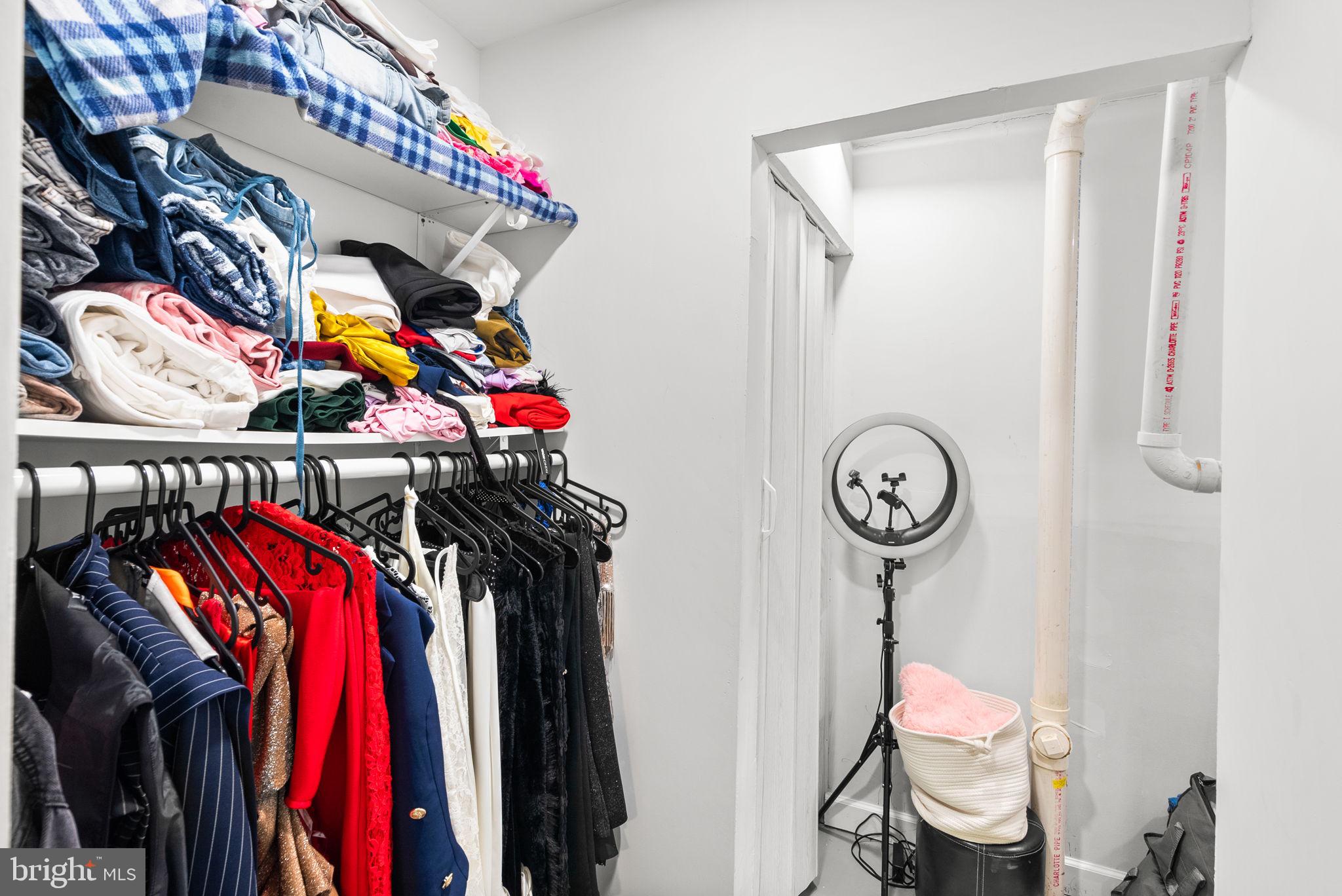 GLEN ORA - Residential