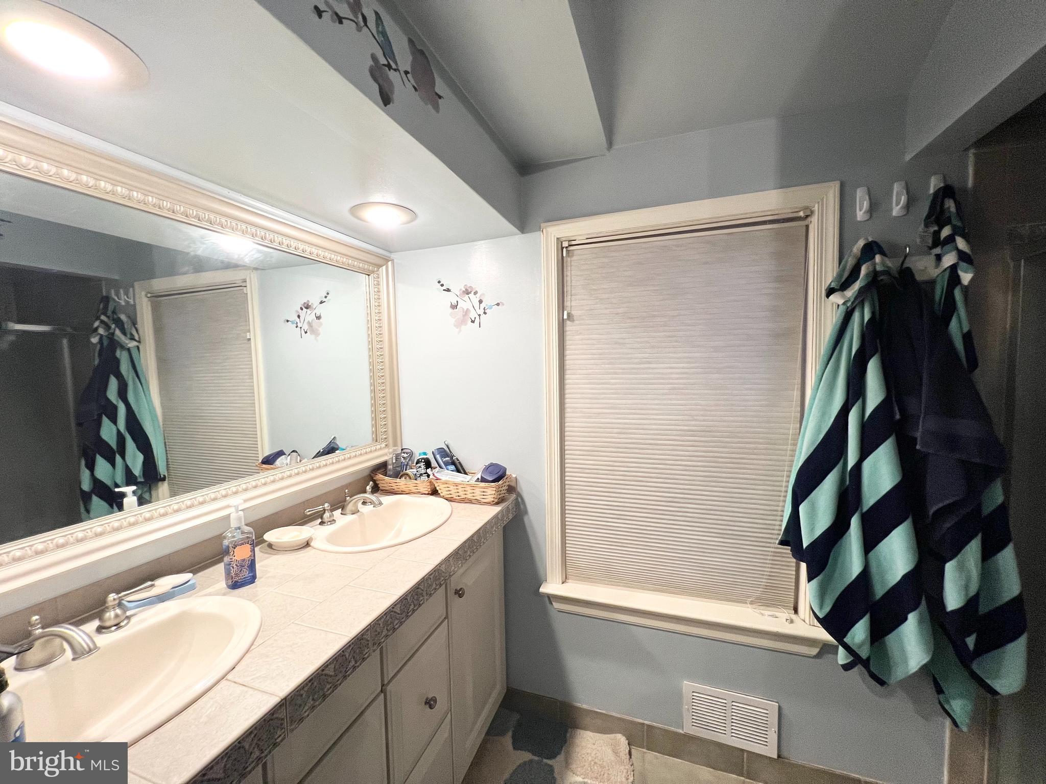 CANNON BLUFF/BACON RACE - Residential