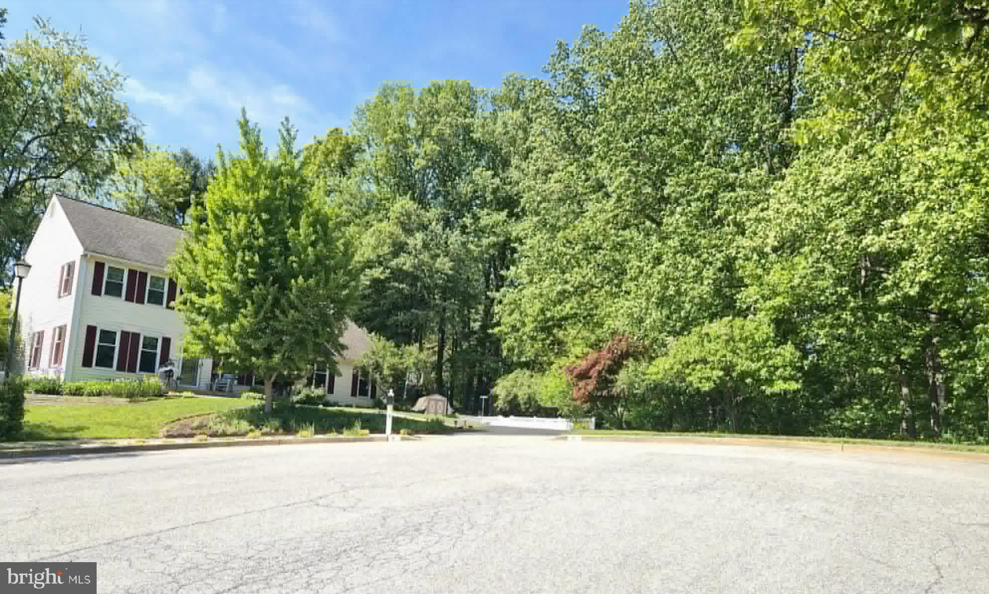 8 GLEN VIEW PLACE
