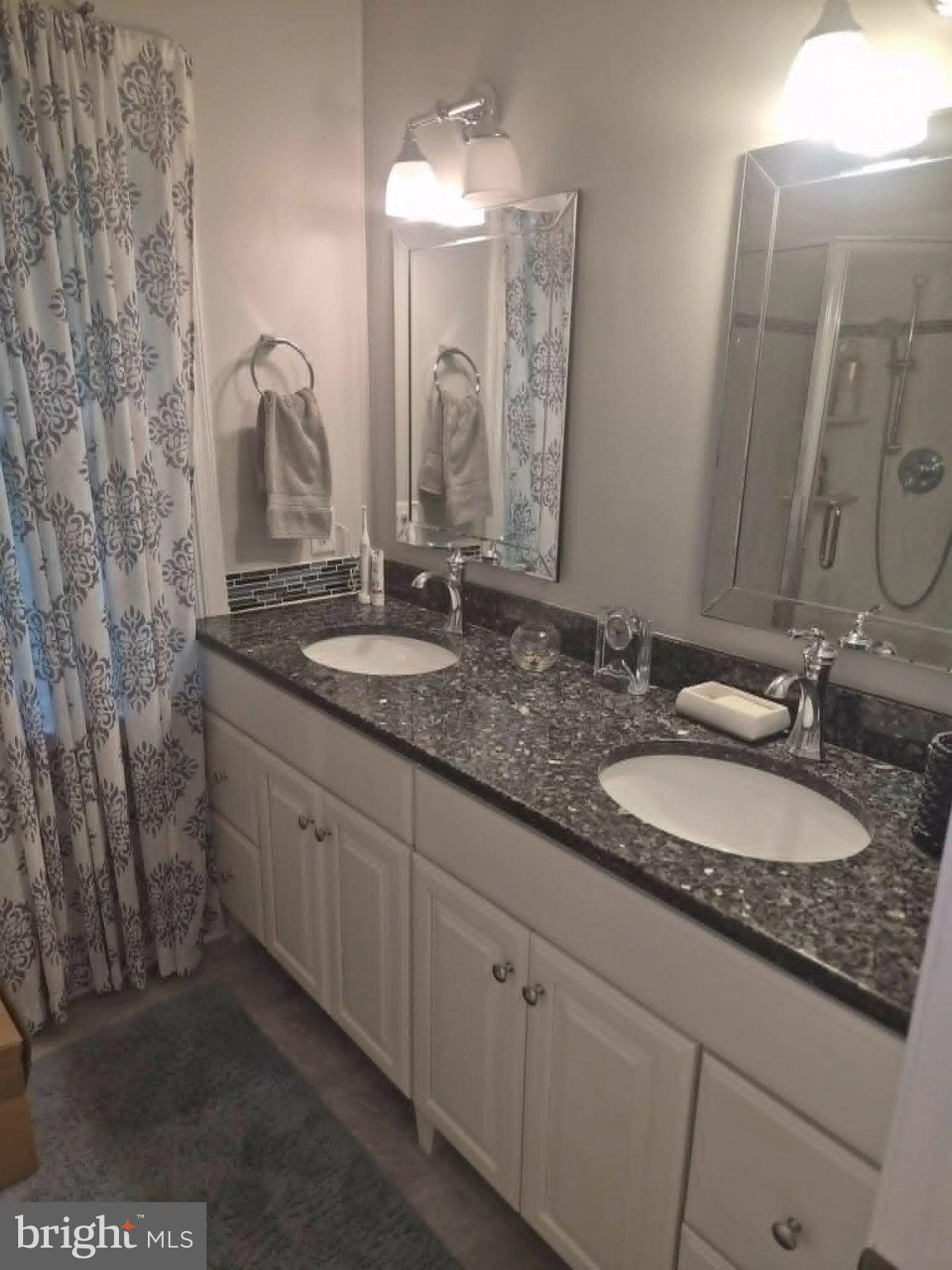 RIDGEWOOD GLEN - Residential