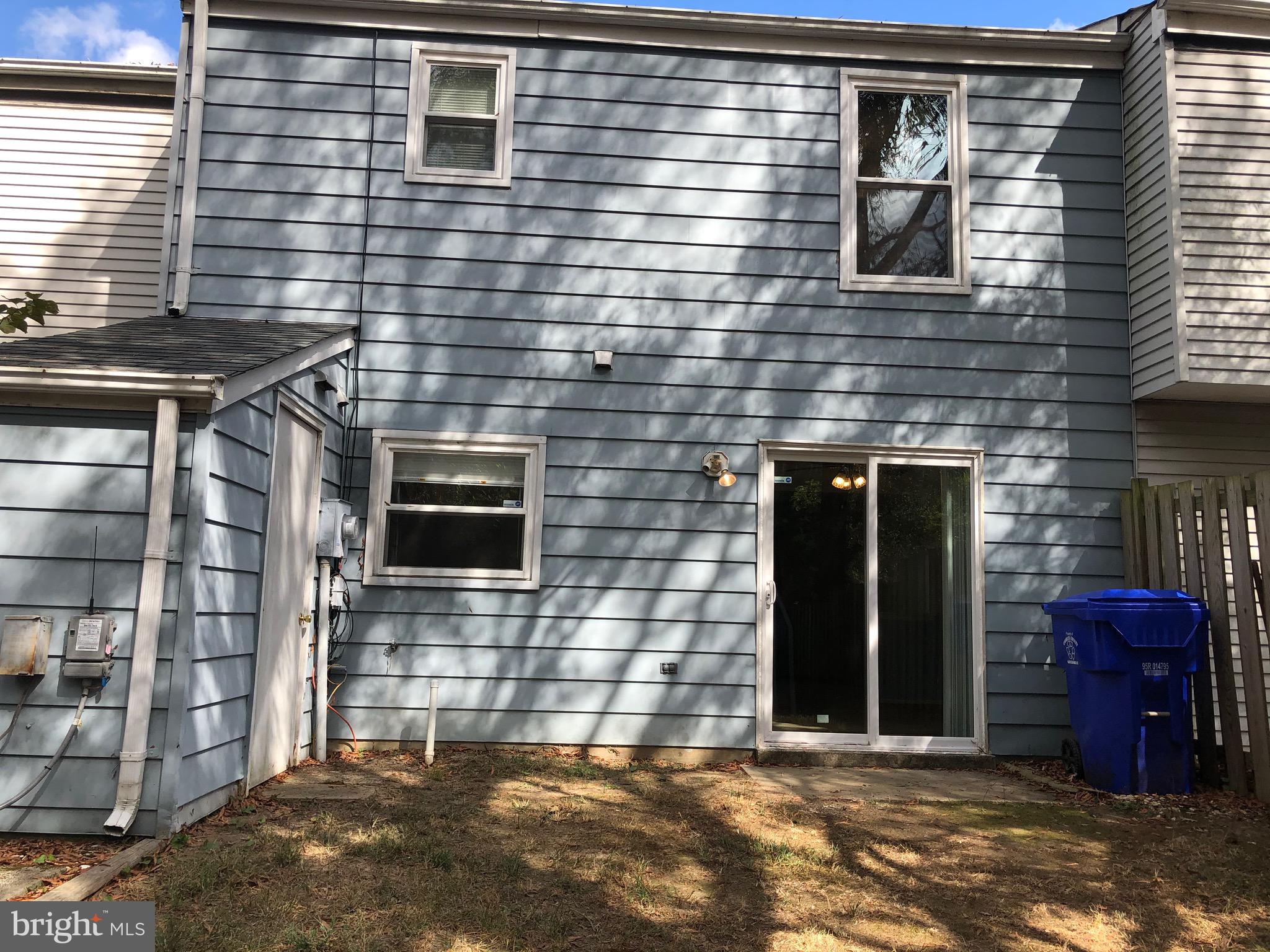 WAKEFIELD SQUARE - Residential Lease