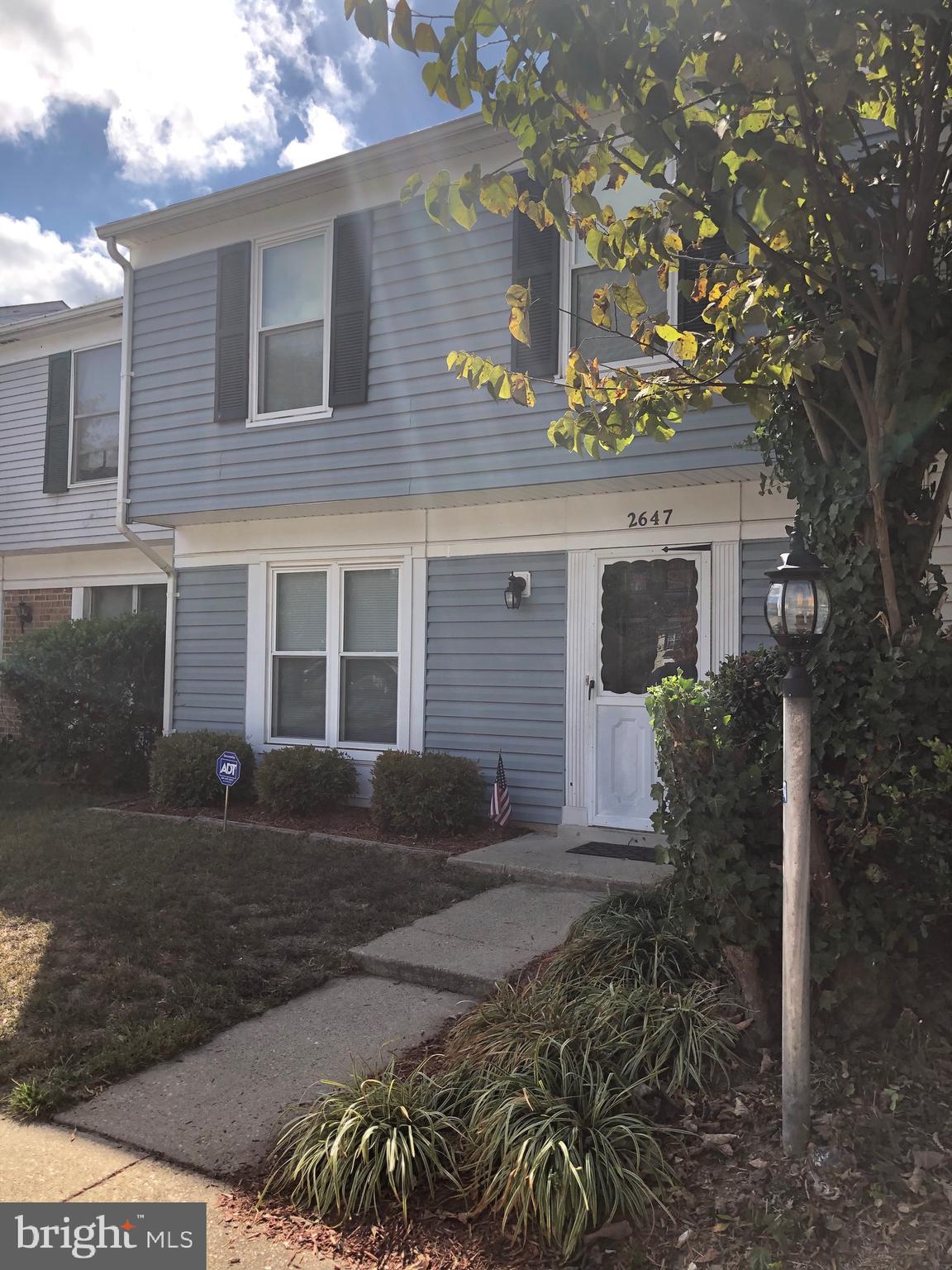 WAKEFIELD SQUARE - Residential Lease