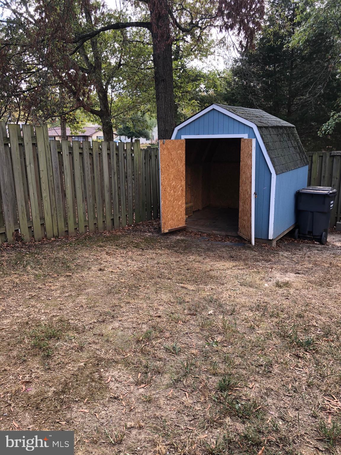 WAKEFIELD SQUARE - Residential Lease