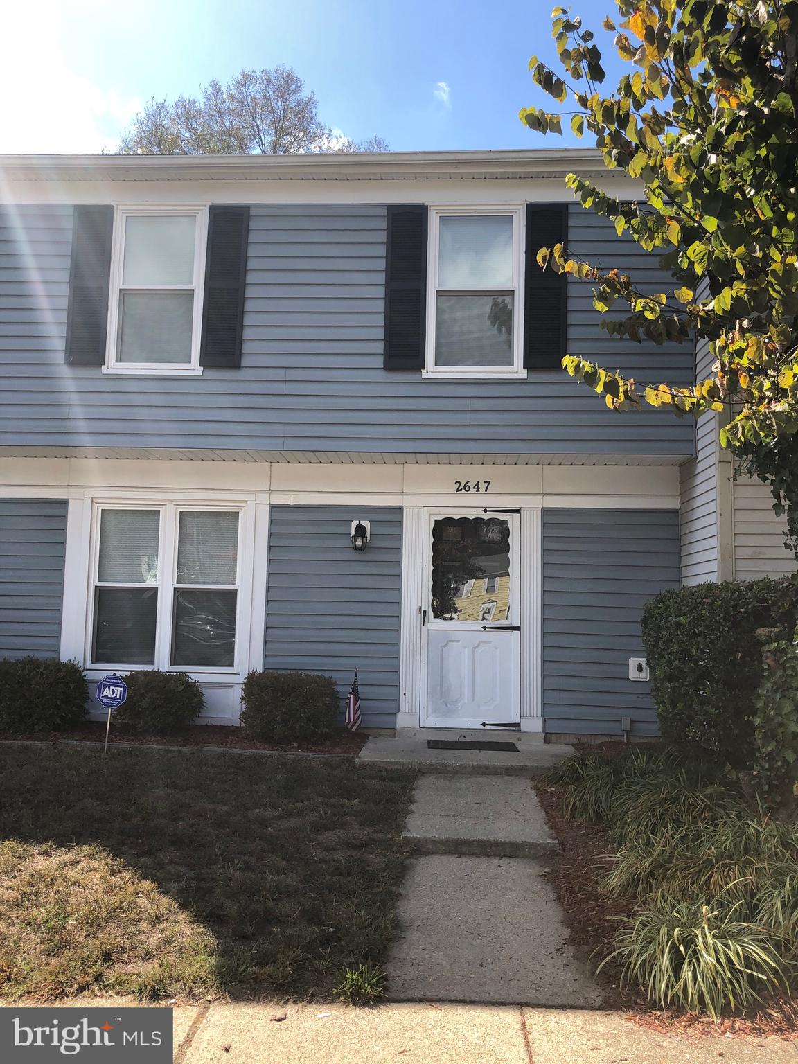 WAKEFIELD SQUARE - Residential Lease